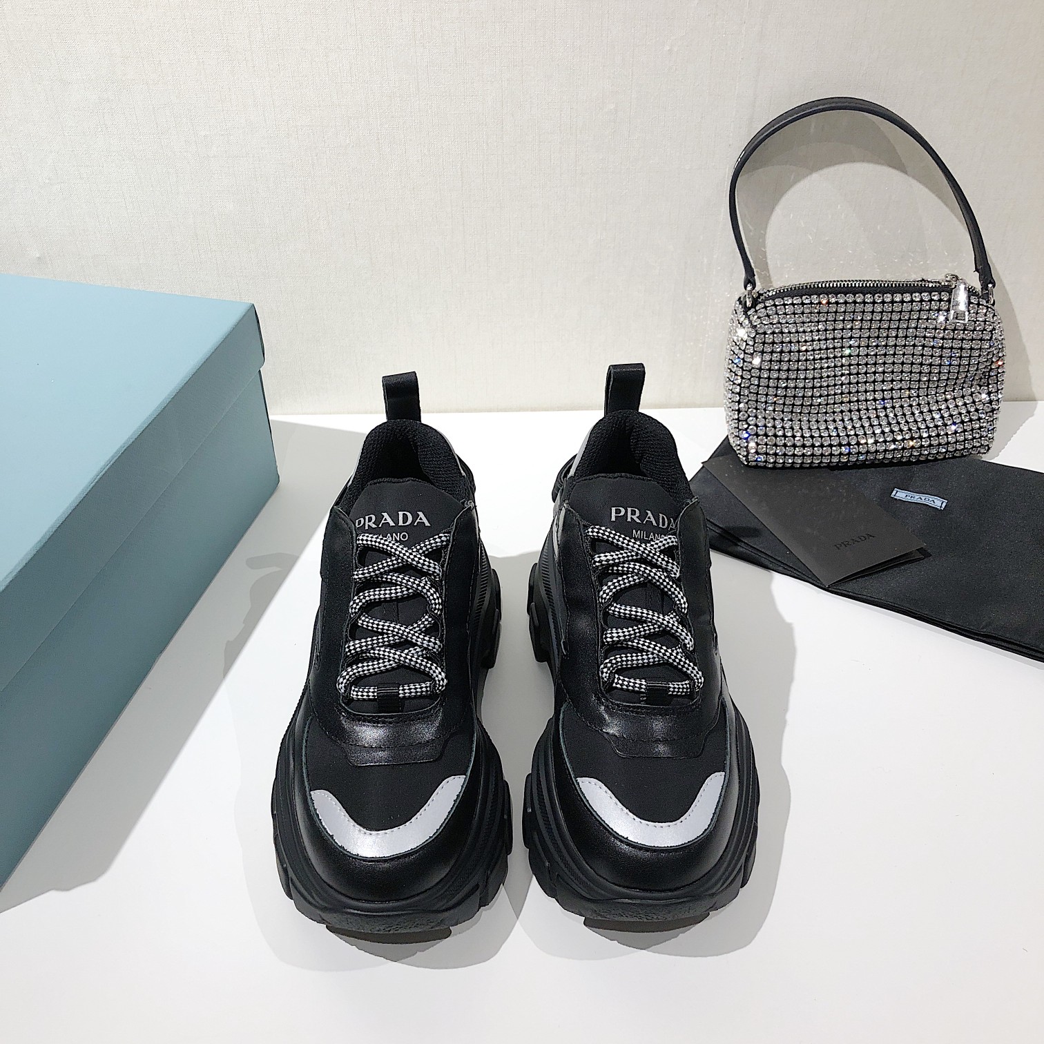 Prada Low Top sneaker 55 - vstockx