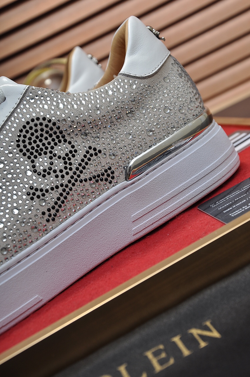 Philipp Plein Low Top Sneakers 6 - vstockx