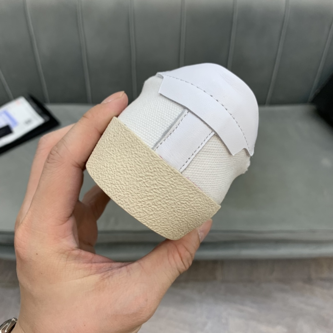 Saint Laurent Court Classic SL/06 sneaker 1 - vstockx