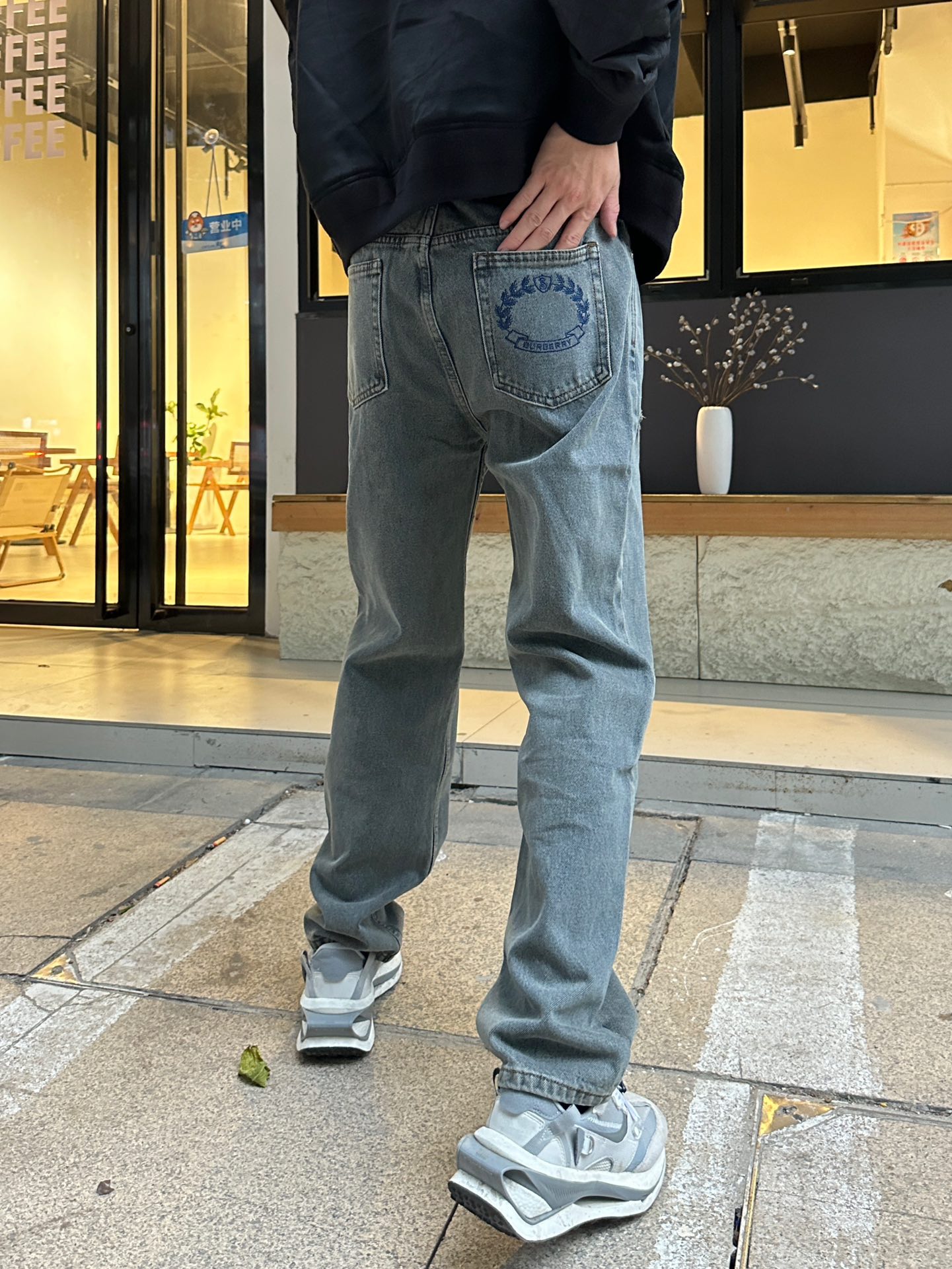 Clothes Burberry 809 - vstockx