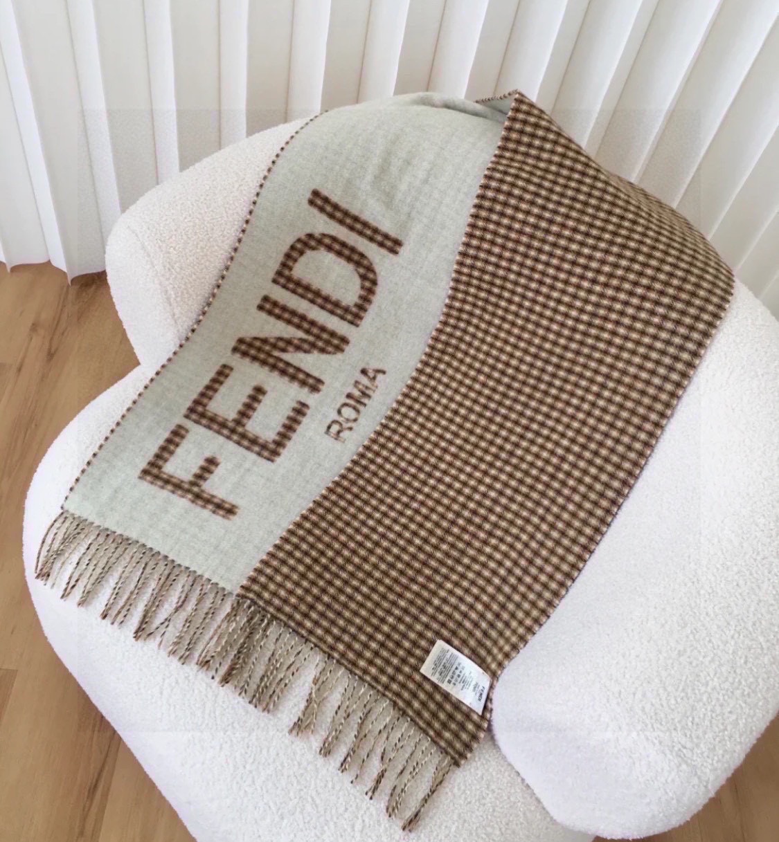 Streetwear Scarf FENDI 328930 SIZE:30*180cm - vstockx