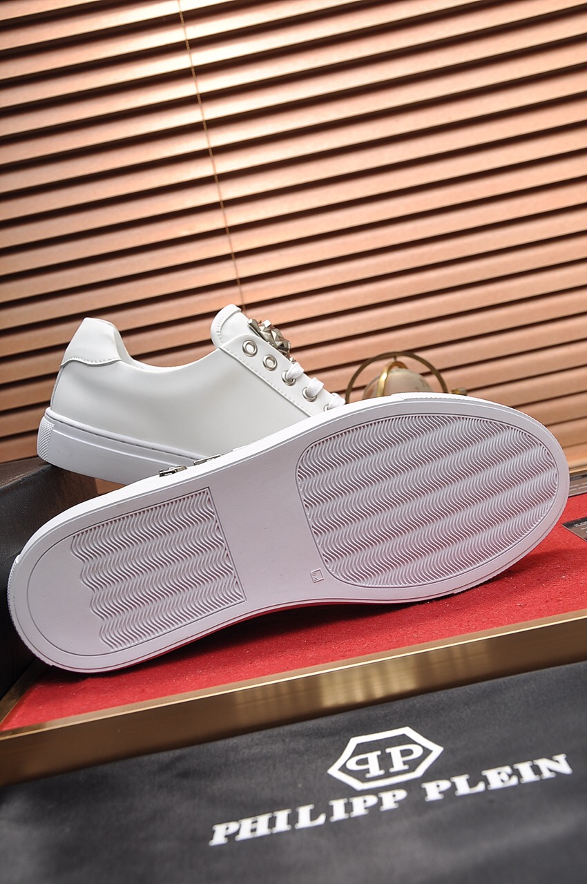 Philipp Plein Low Top Sneakers 11 - vstockx