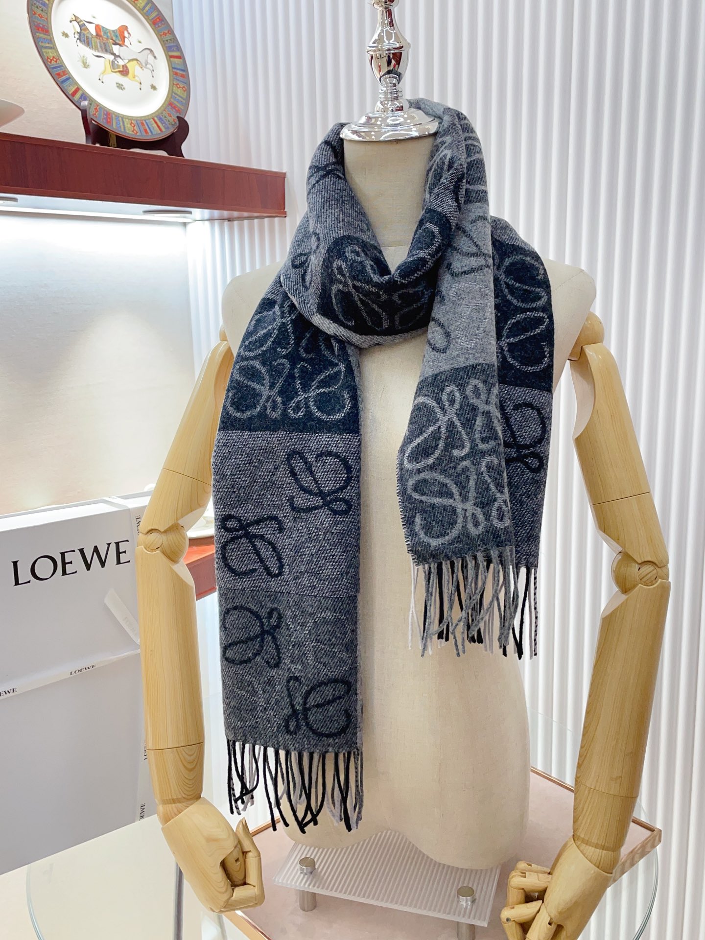 Streetwear Scarf Loewe 328730 SIZE:40x200cm - vstockx