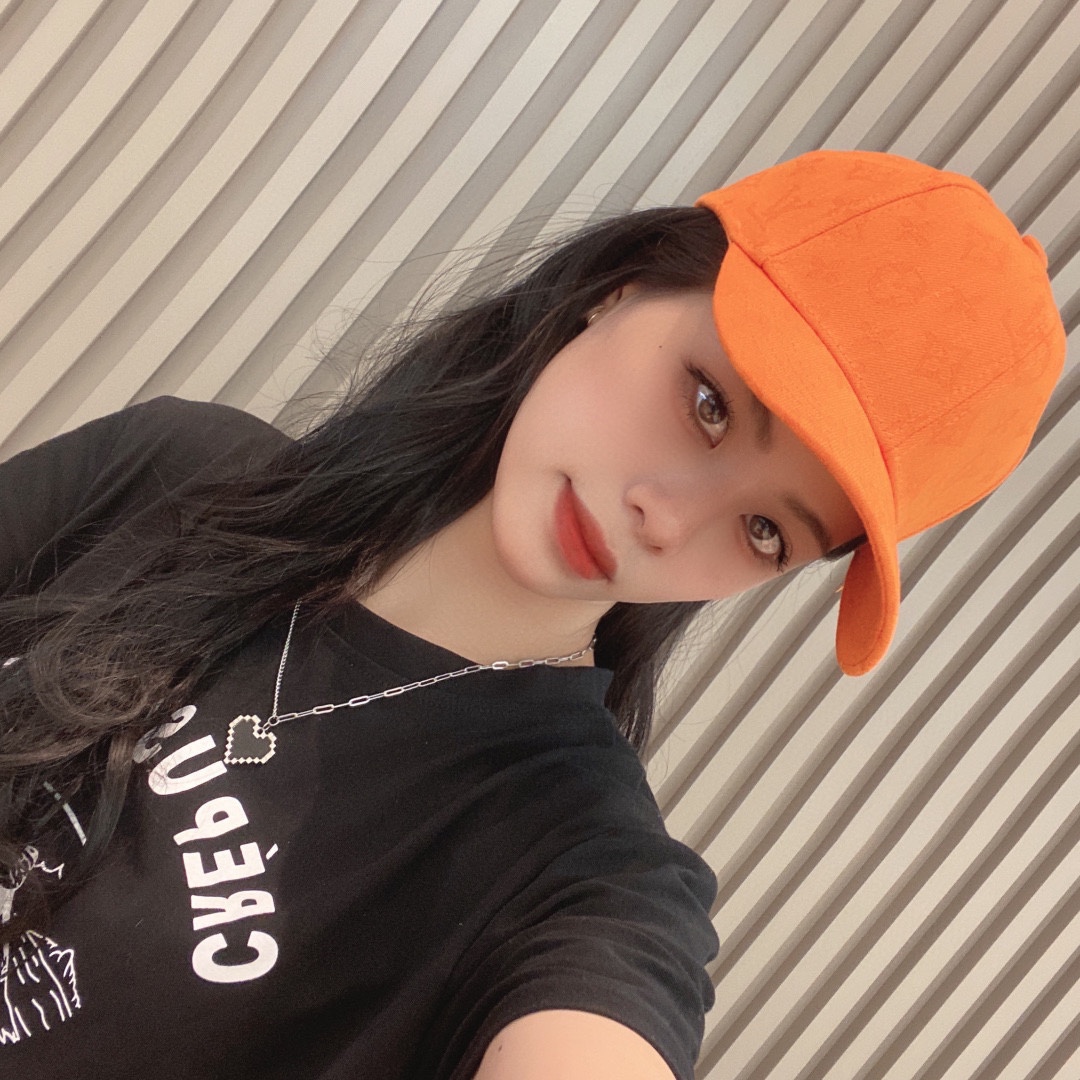 Streetwear Hat LV 329042 - vstockx