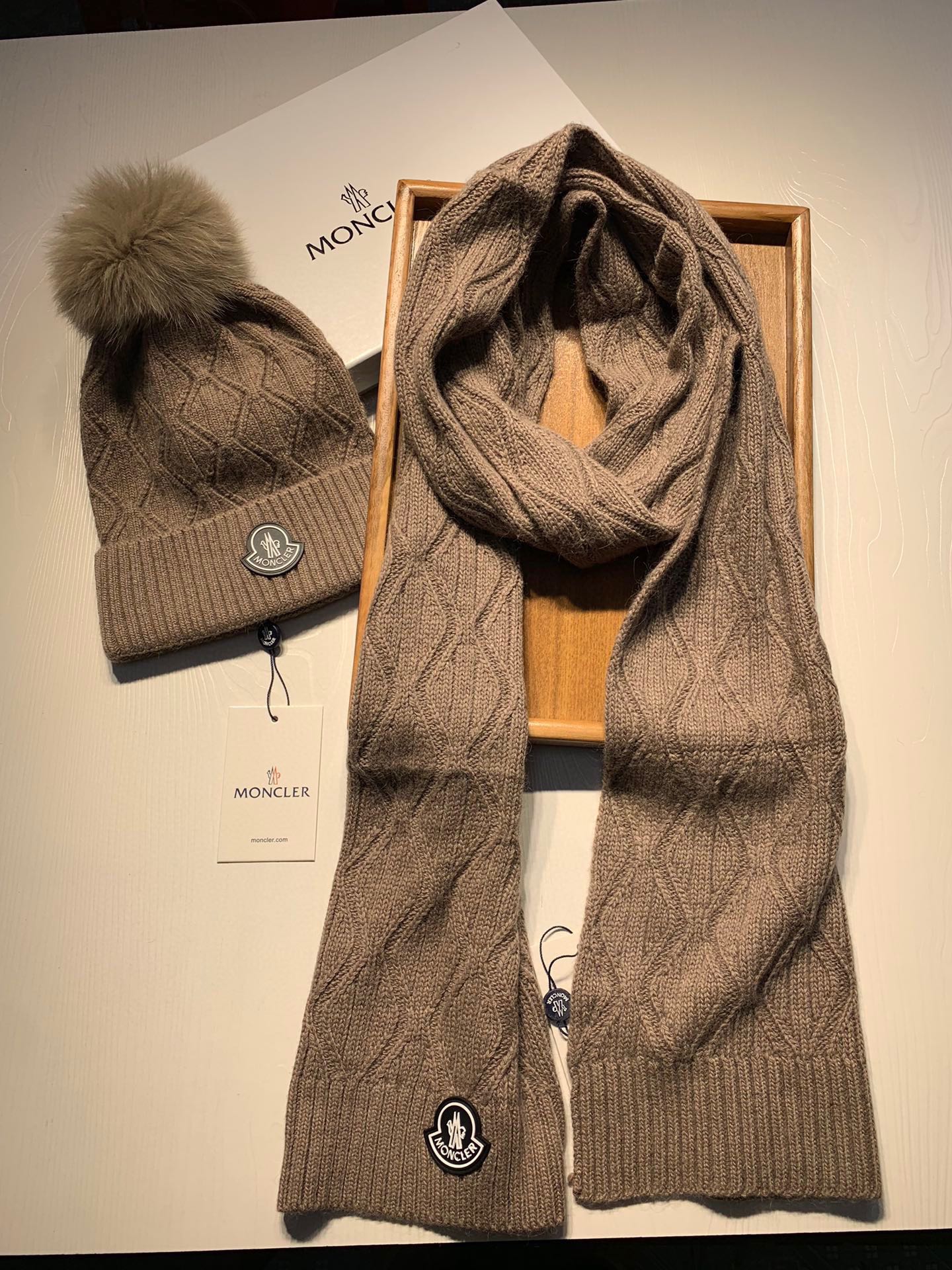 Hat & Scarf Moncler 1 - vstockx