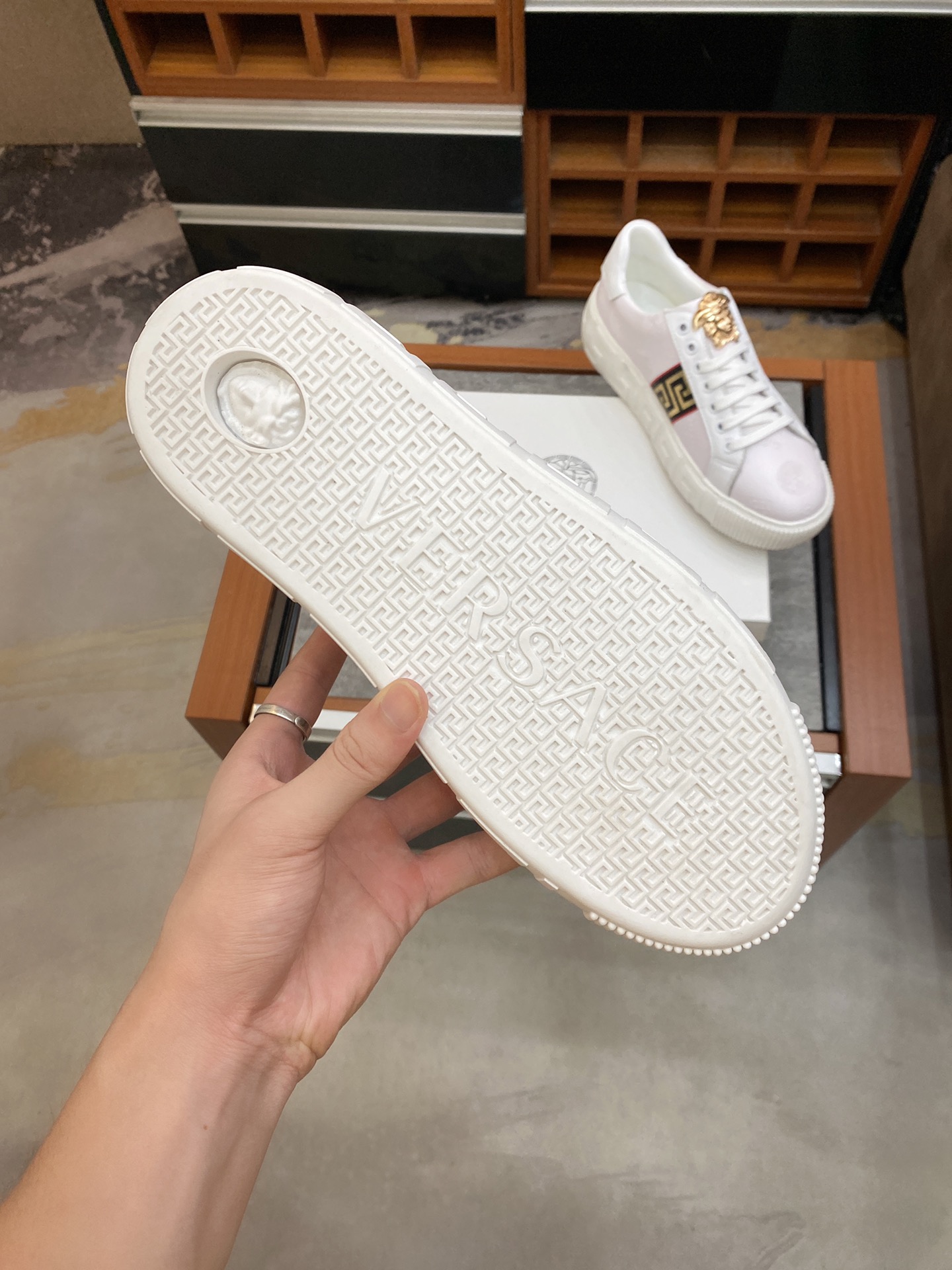 Versace Greca Sneaker 5 - vstockx