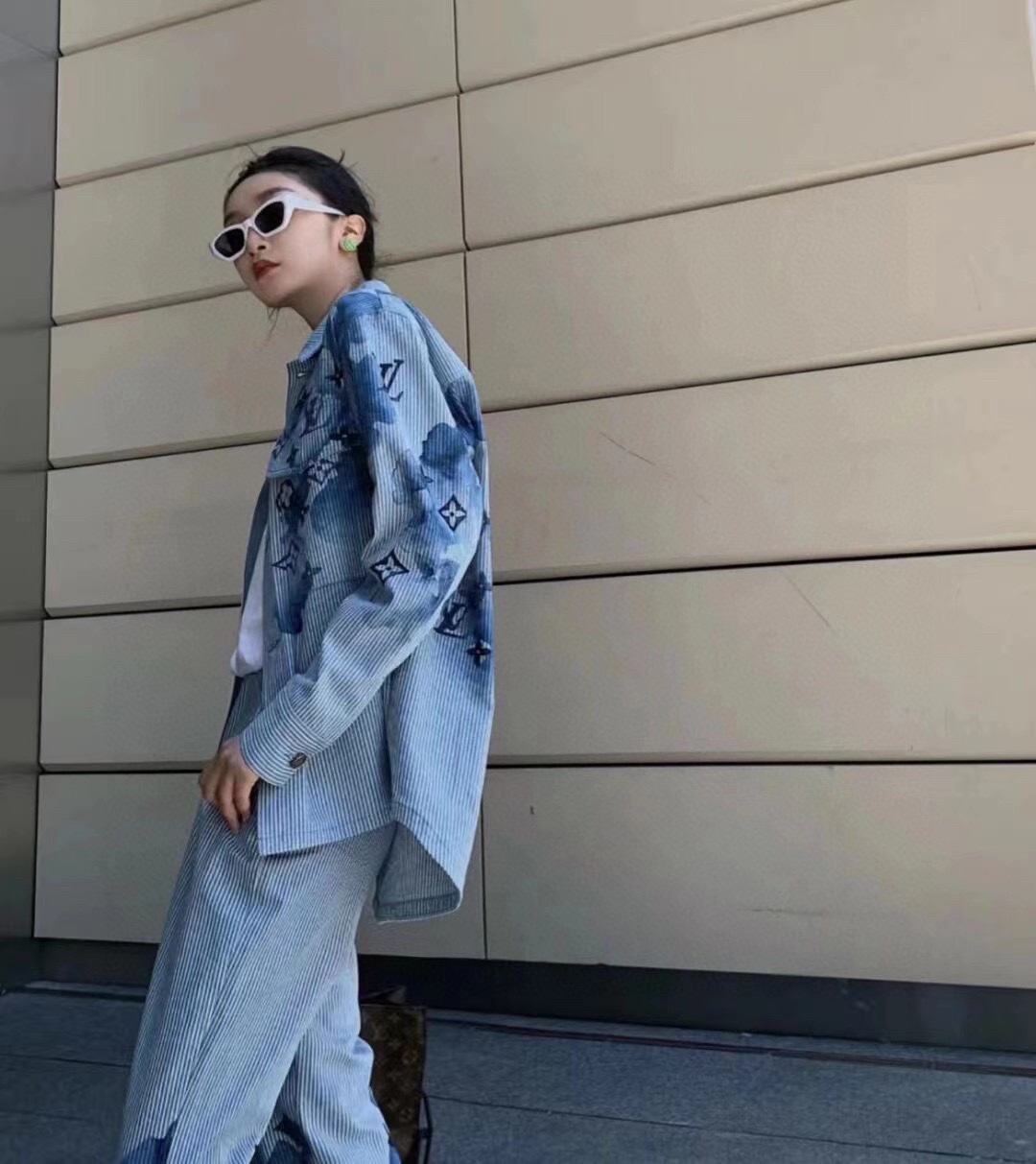 Clothes Louis Vuitton 1328 - vstockx