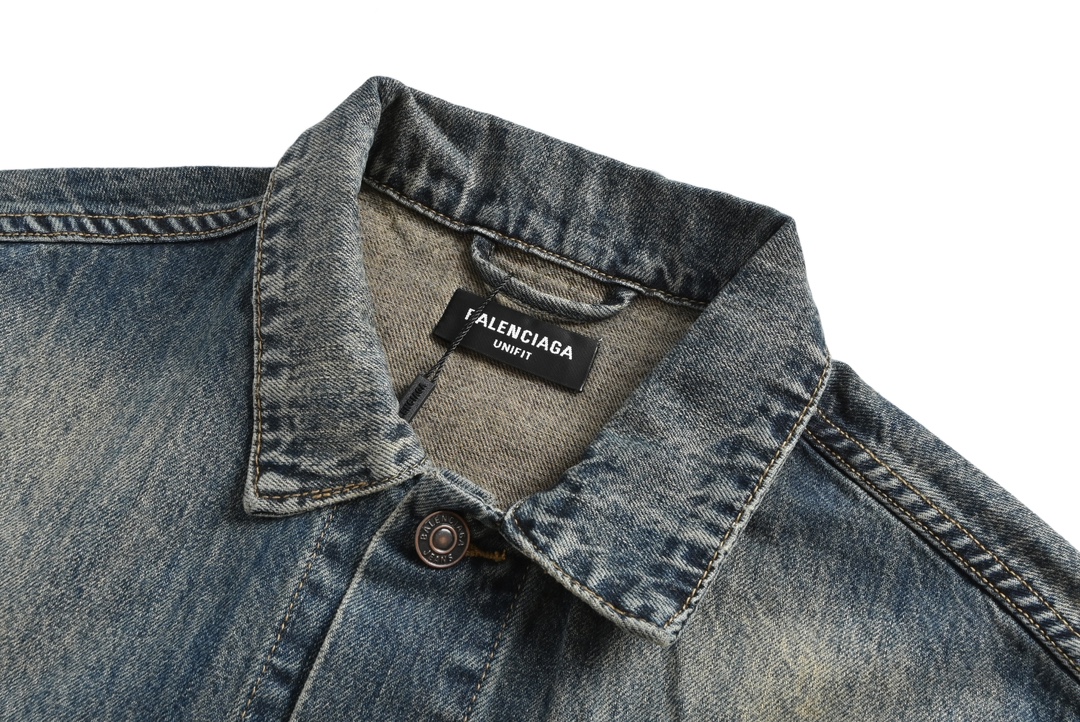 Clothes Balenciaga 137 - vstockx