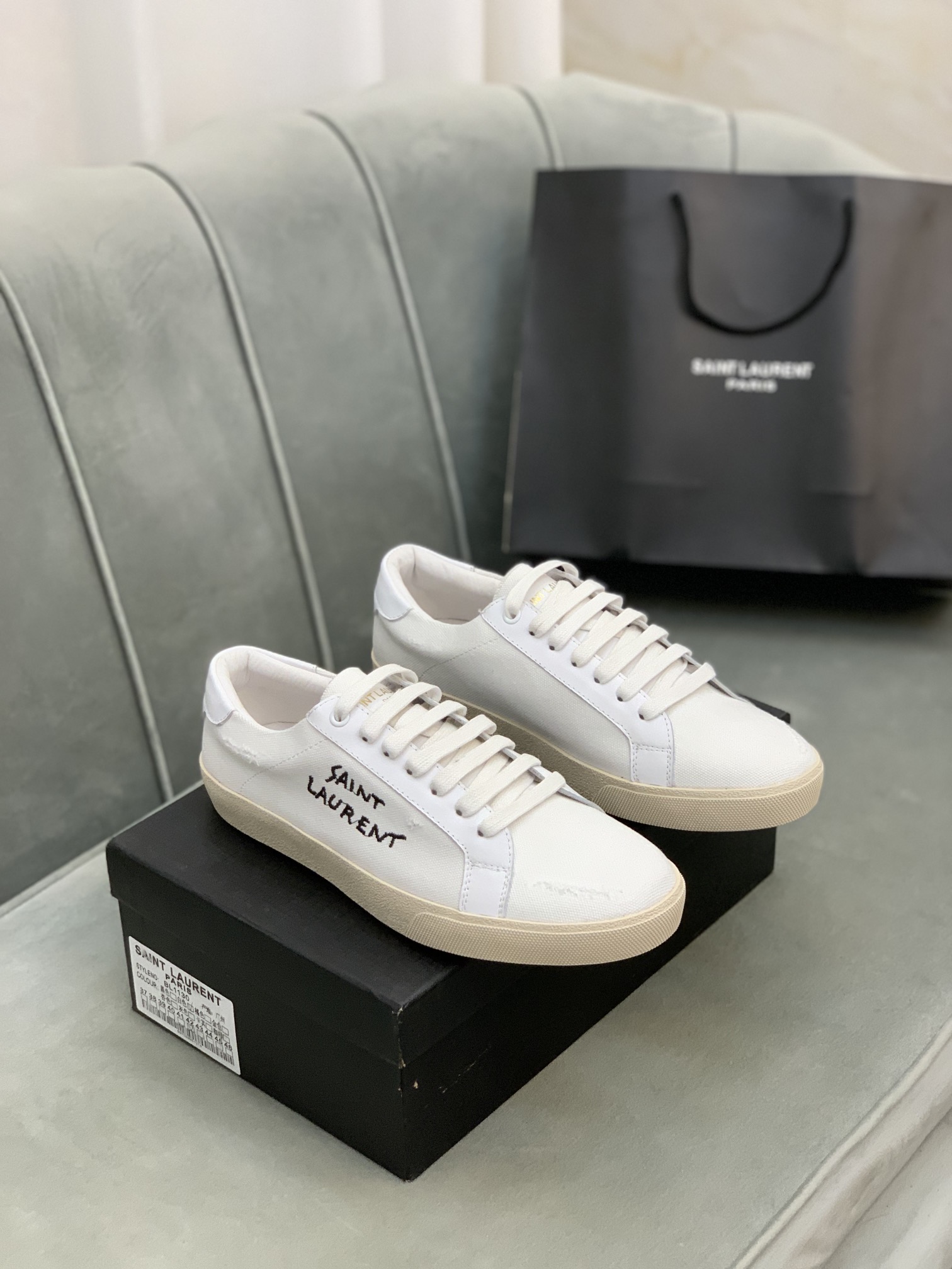 Saint Laurent Court Classic SL/06 sneaker 1 - vstockx