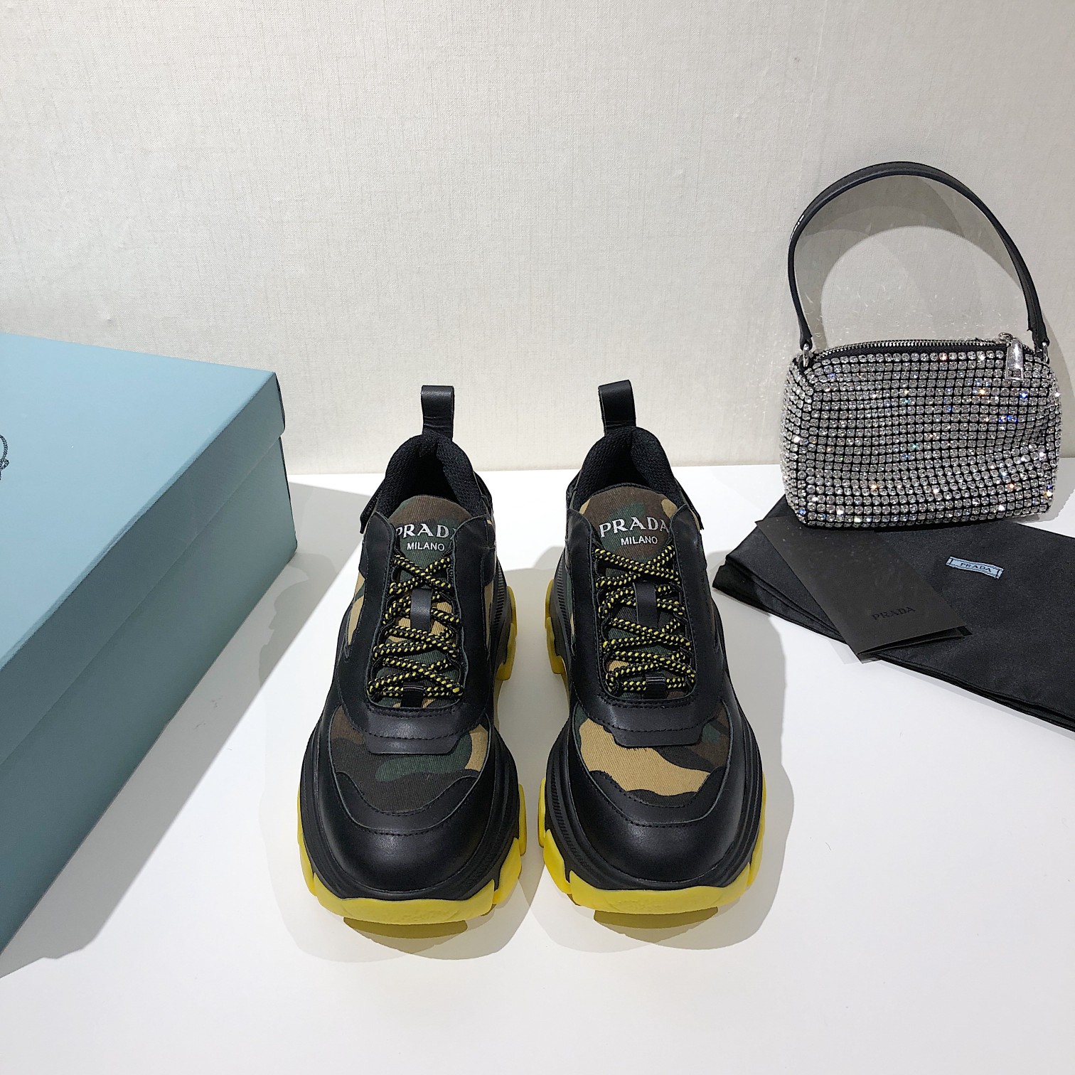 Prada Low Top sneaker 56 - vstockx