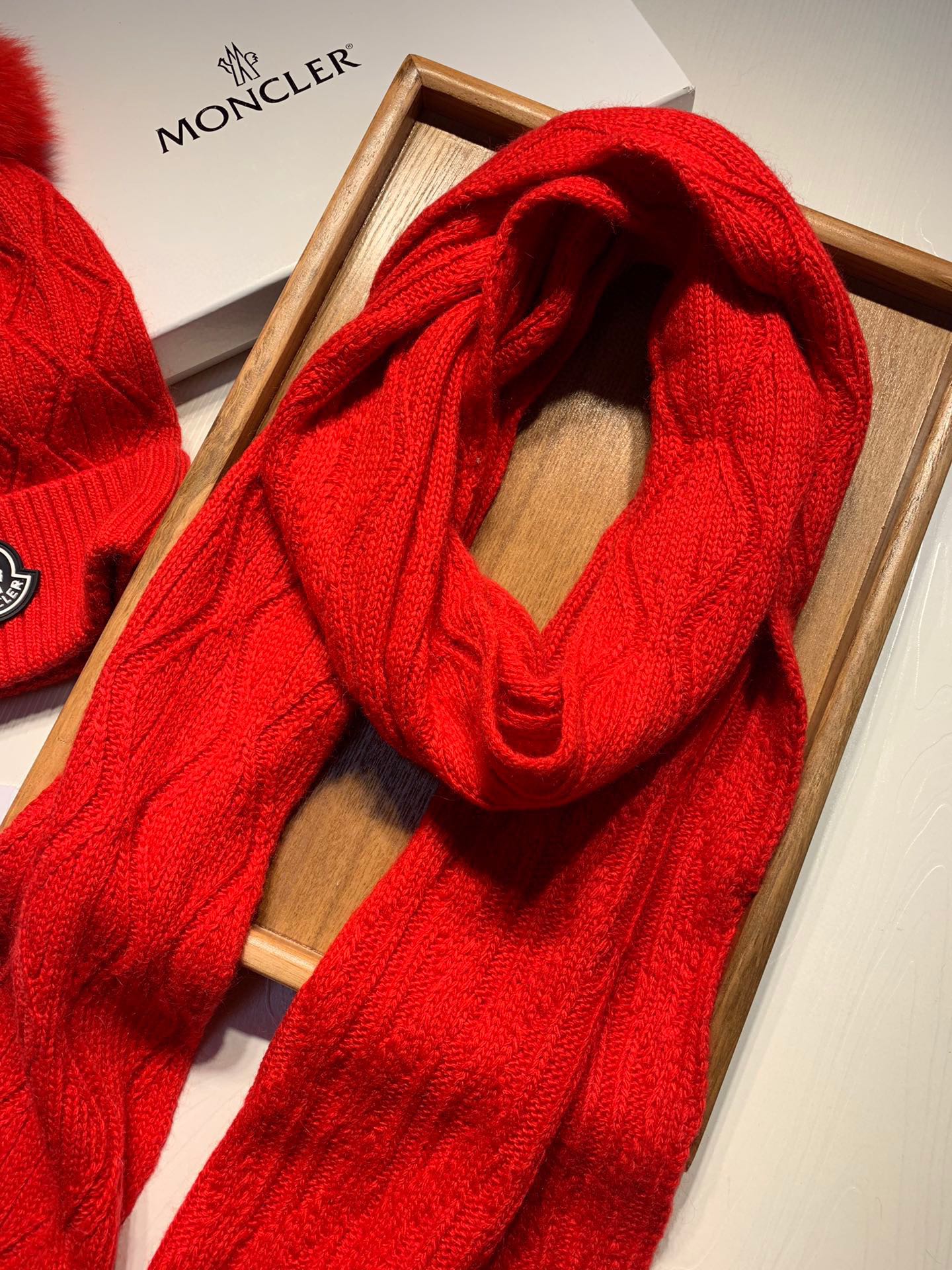 Hat & Scarf Moncler 1 - vstockx