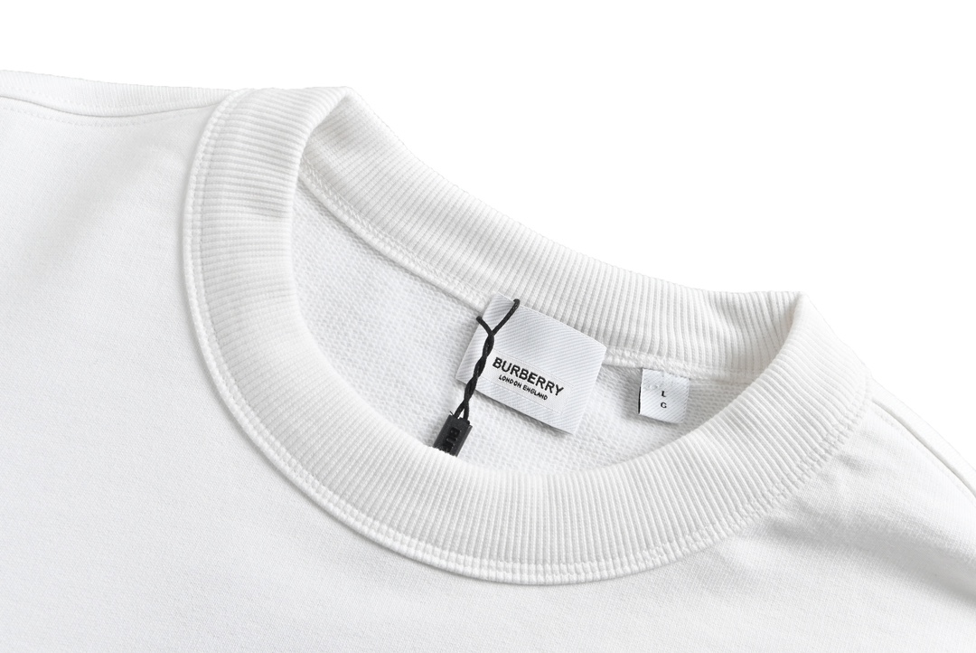 Clothes Burberry 811 - vstockx