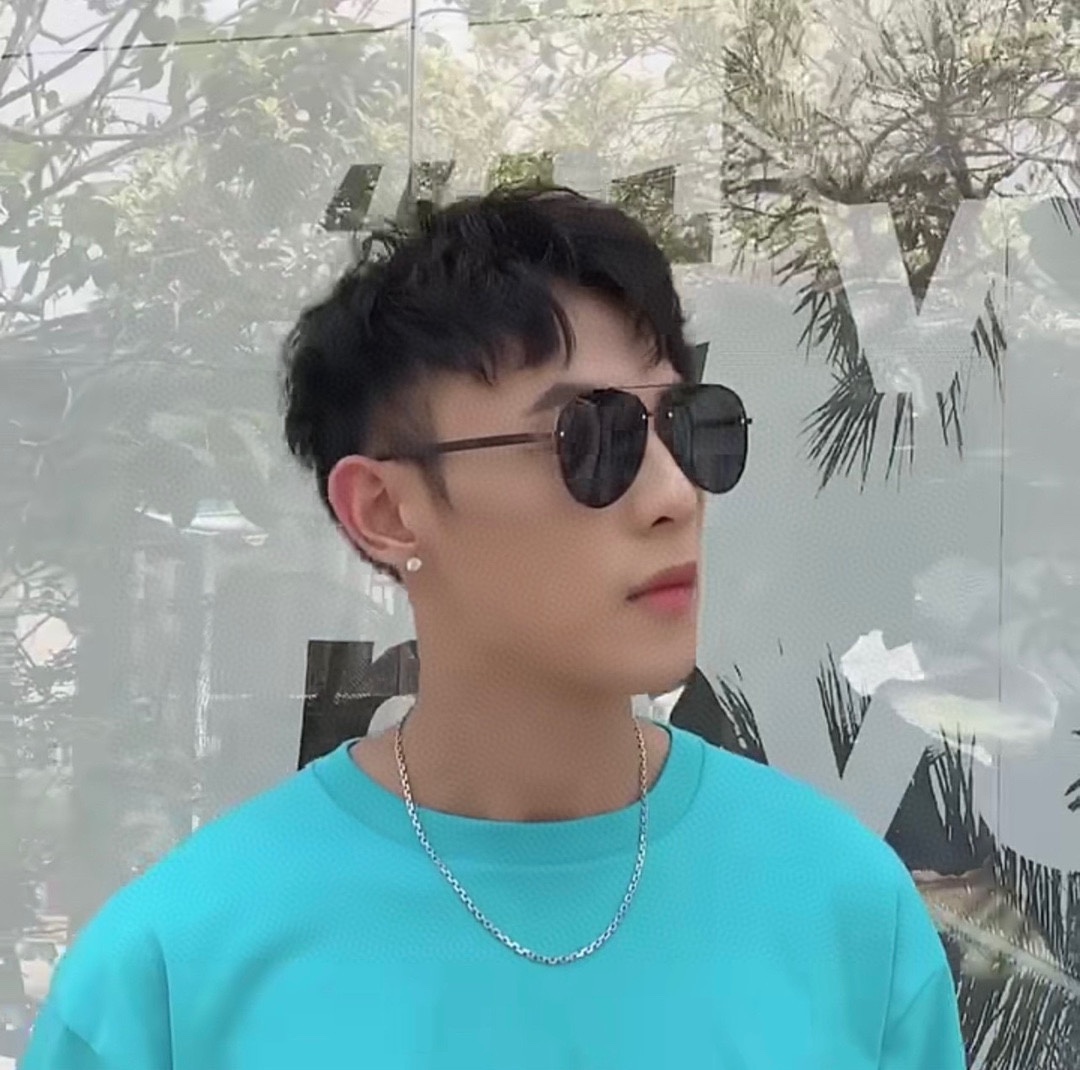 Sunglasses Louis Vuitton L1690 - vstockx