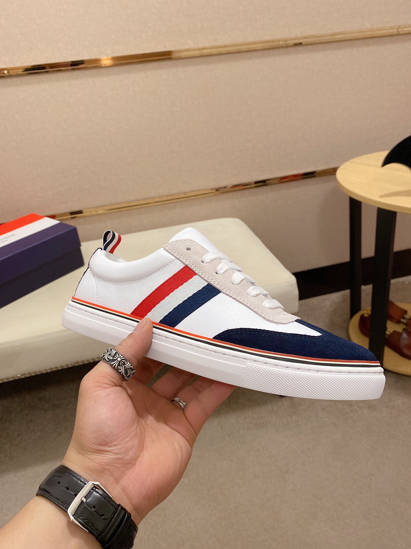 Thom Browne Low Top Sneaker 7 - vstockx