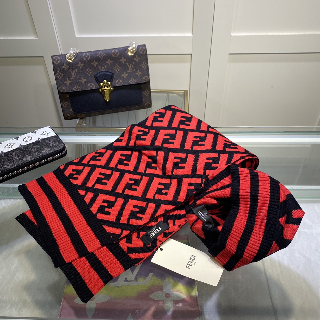 Hat & Scarf Fendi 1 - vstockx
