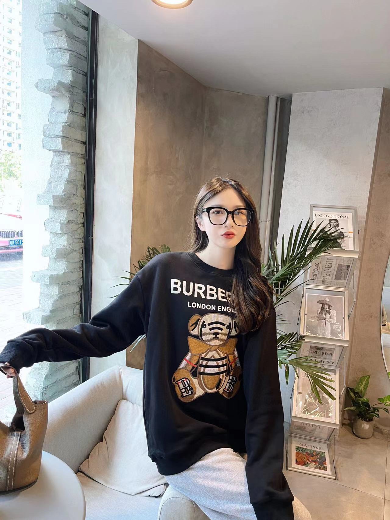 Clothes Burberry 816 - vstockx