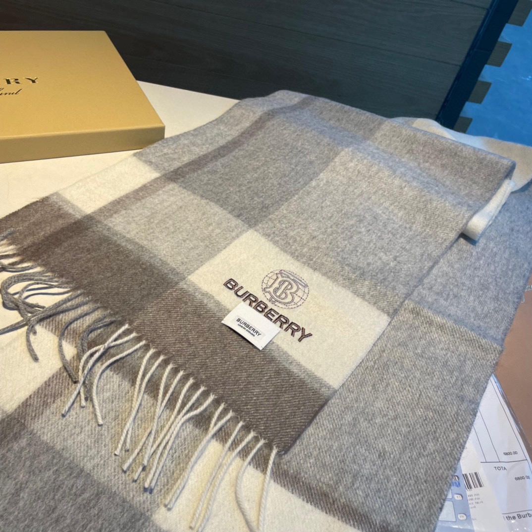 Streetwear Scarf Burberry 329017 SIZE:30*168cm - vstockx