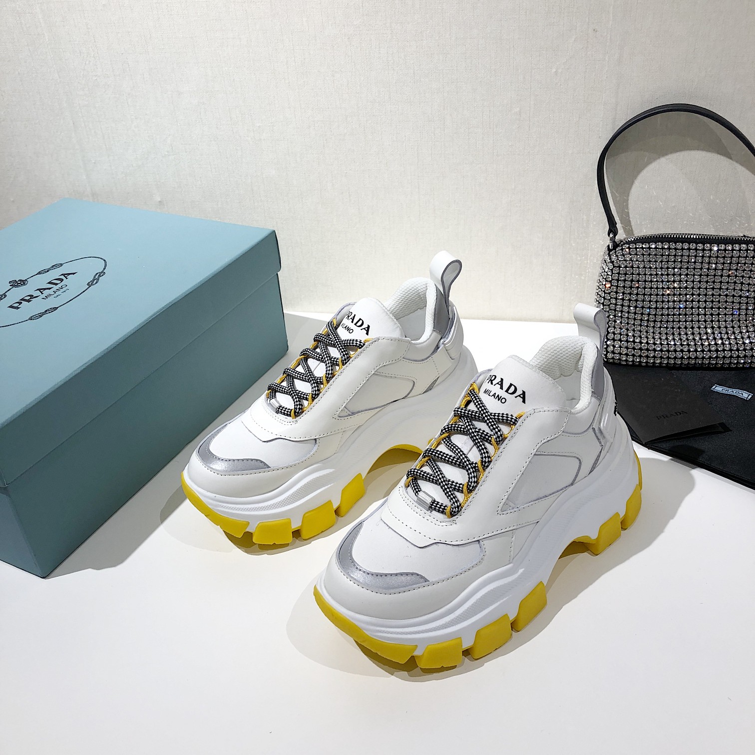 Prada Low Top sneaker 58 - vstockx