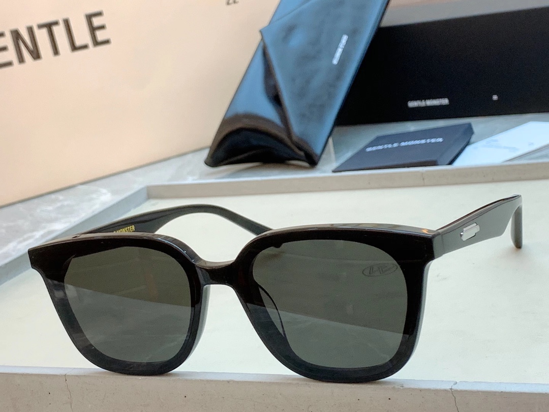 Sunglasses GENTLE MONSTER Lilit 01��BR��size:68��17-149 - vstockx