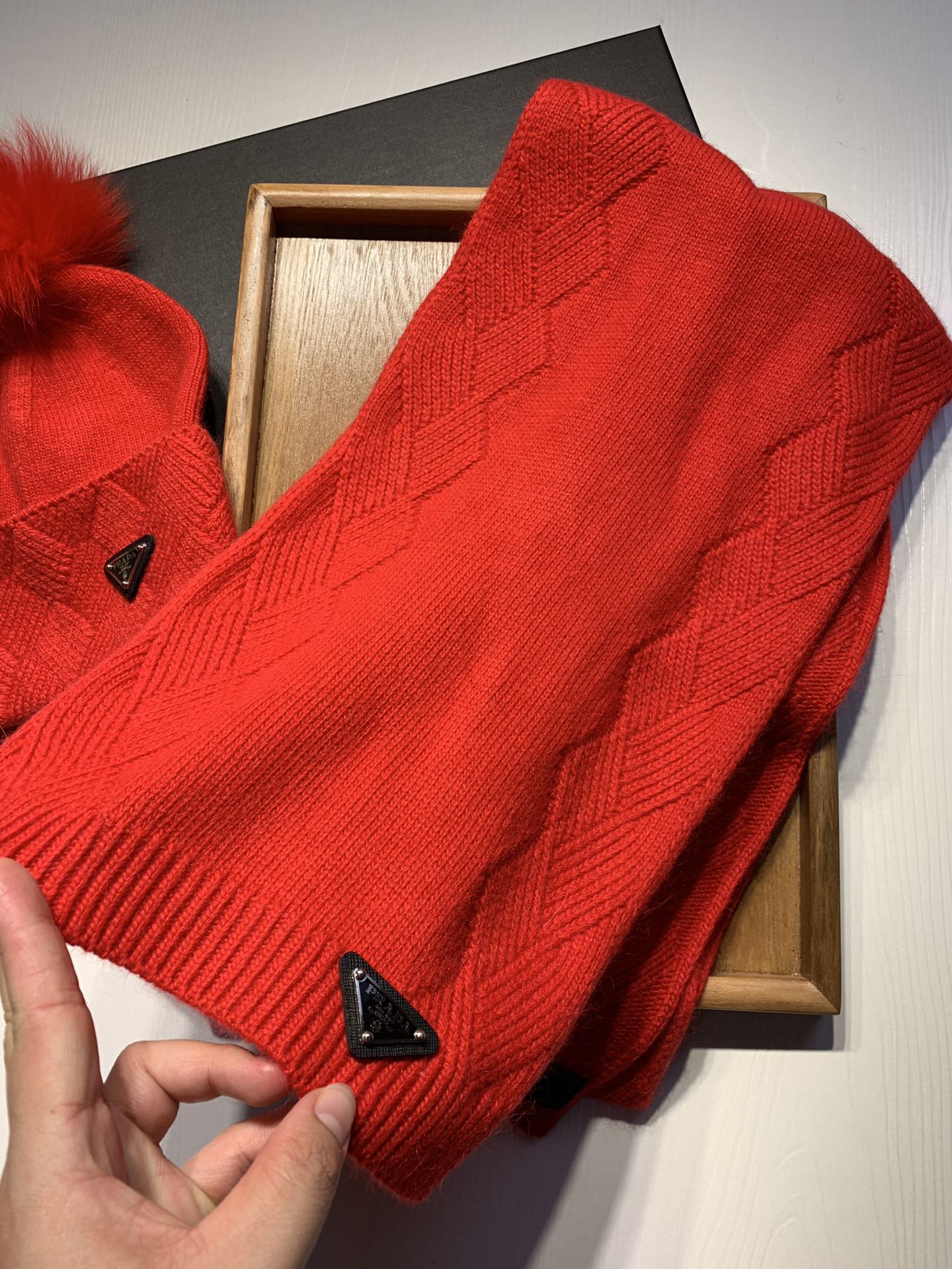 Hat & Scarf Prada 3 - vstockx