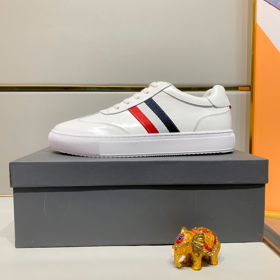 Thom Browne Low Top Sneaker 17 - vstockx