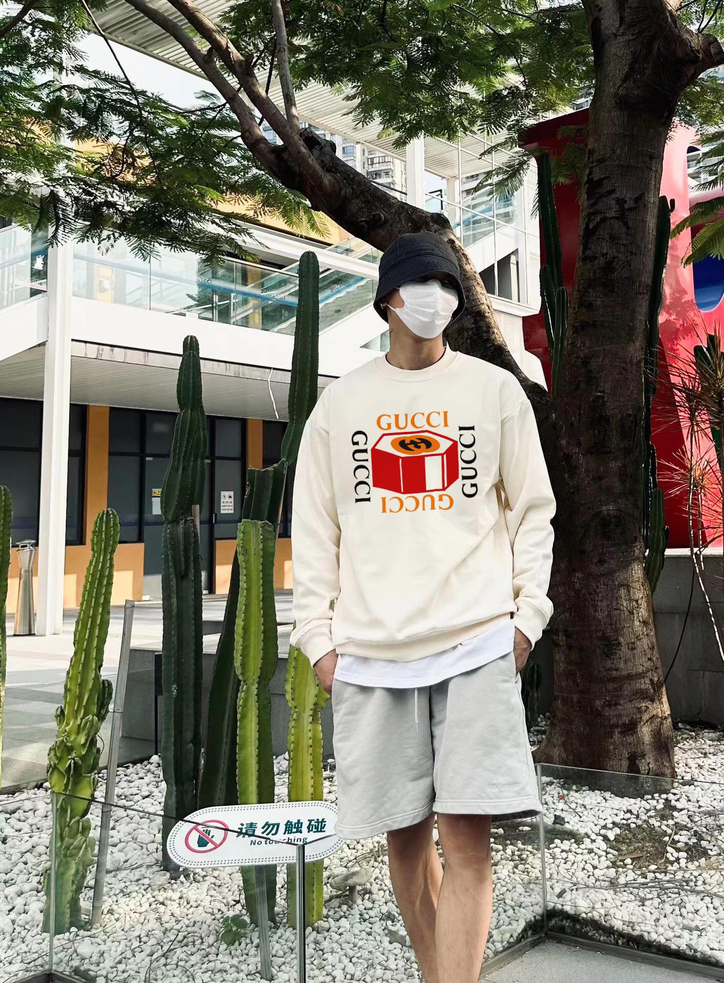 Clothes Gucci 330 - vstockx