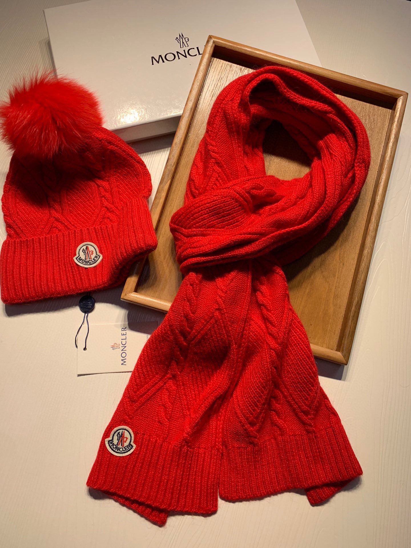 Hat & Scarf Moncler 2 - vstockx