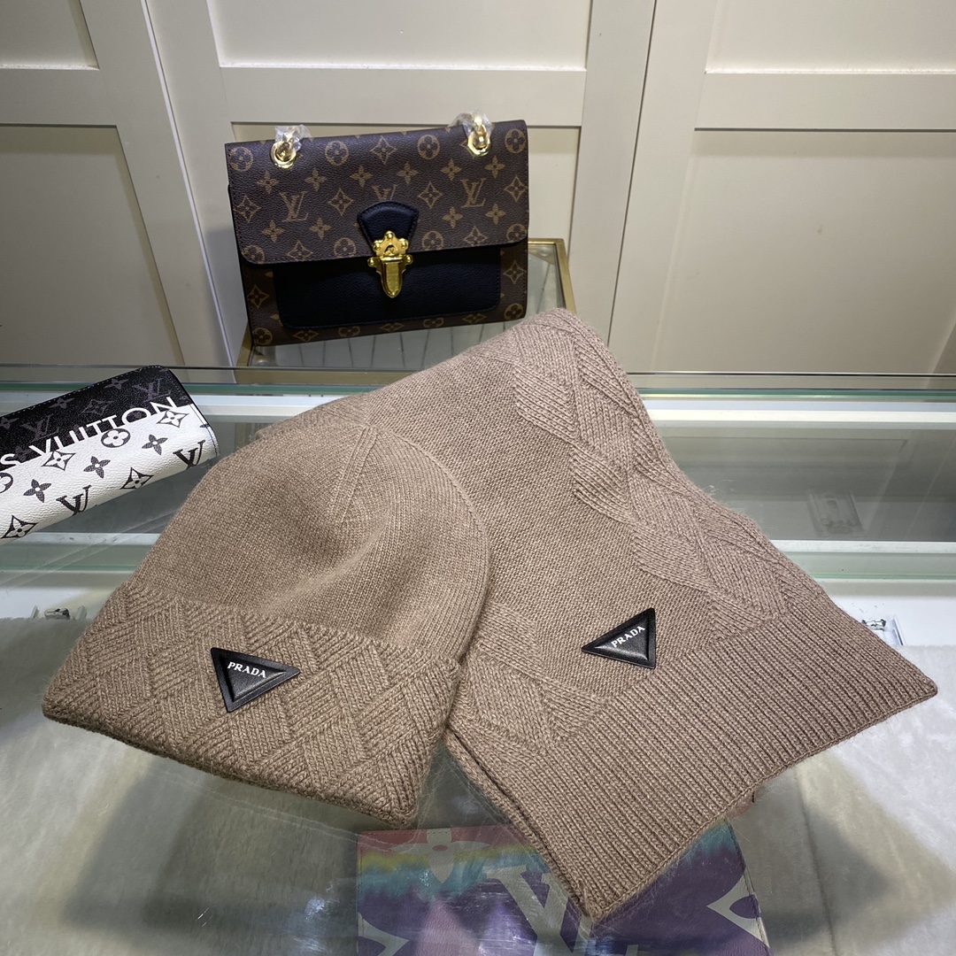Hat & Scarf Prada 1 - vstockx