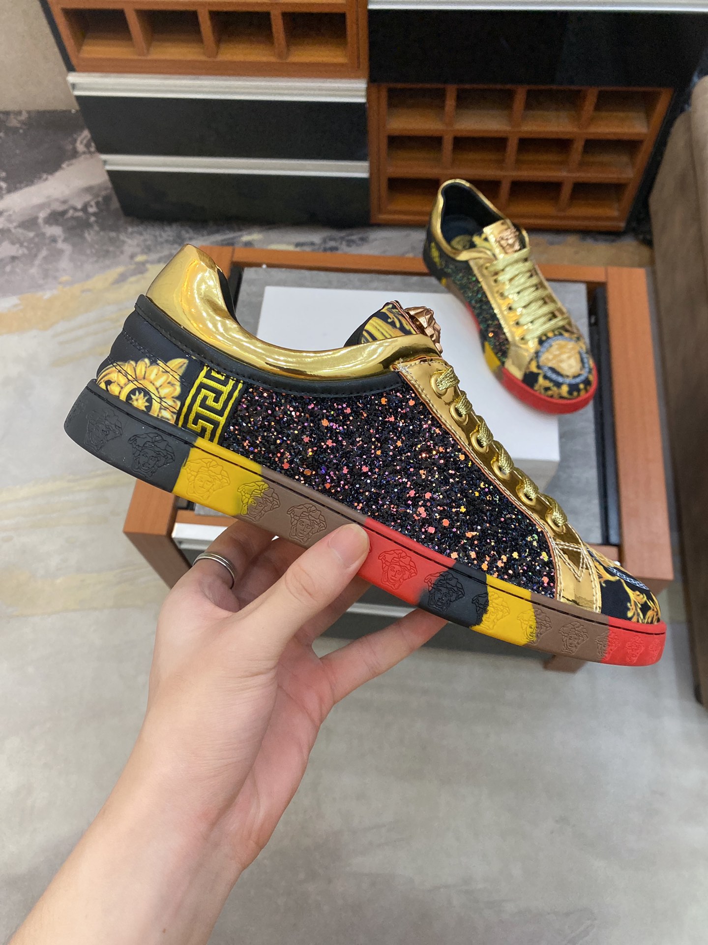 Versace Greca Sneaker 10 - vstockx