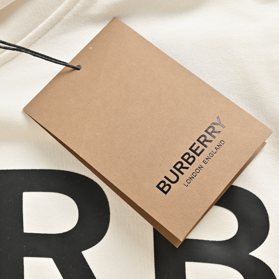 Clothes Burberry 825 - vstockx