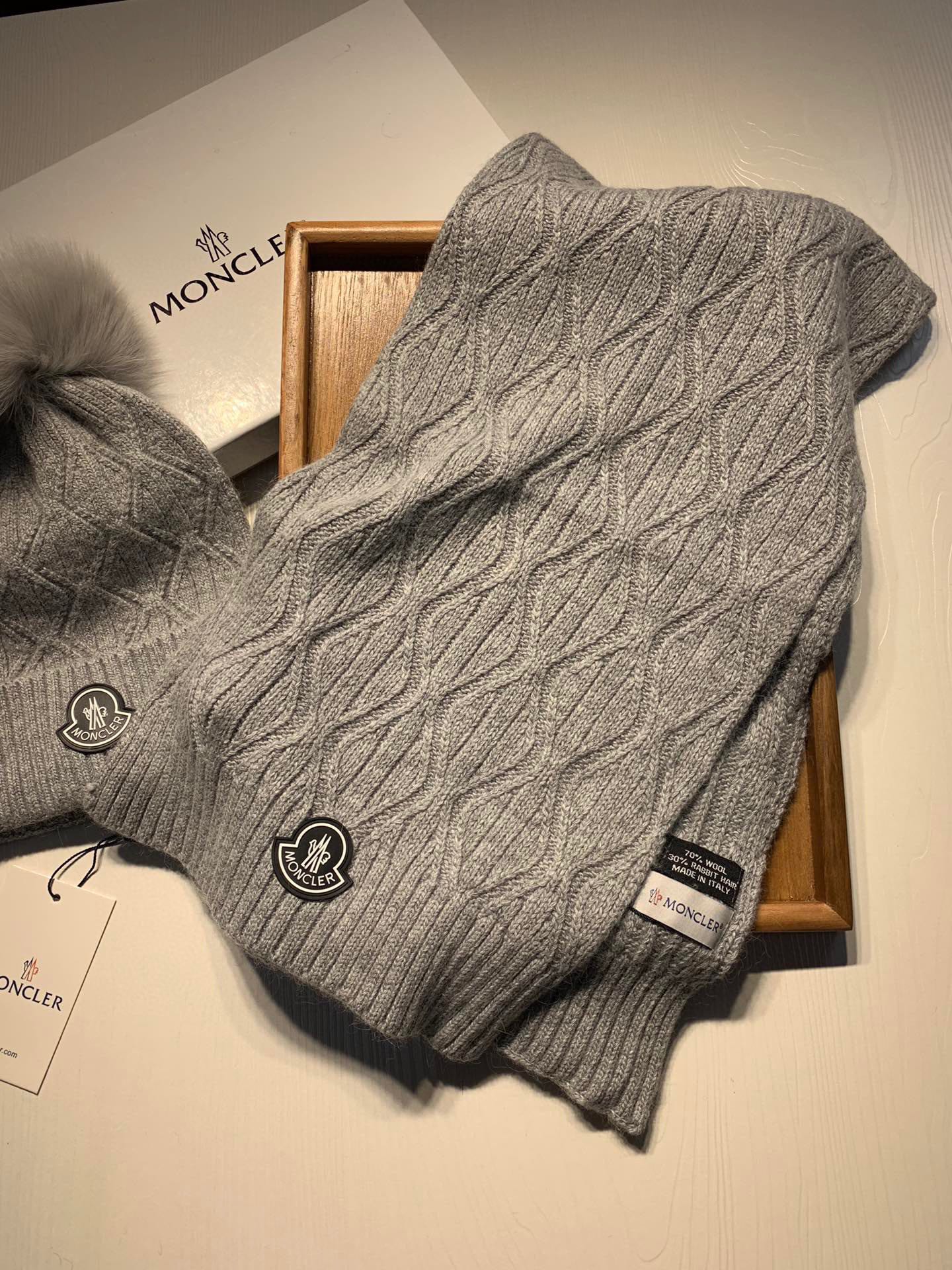 Hat & Scarf Moncler 1 - vstockx