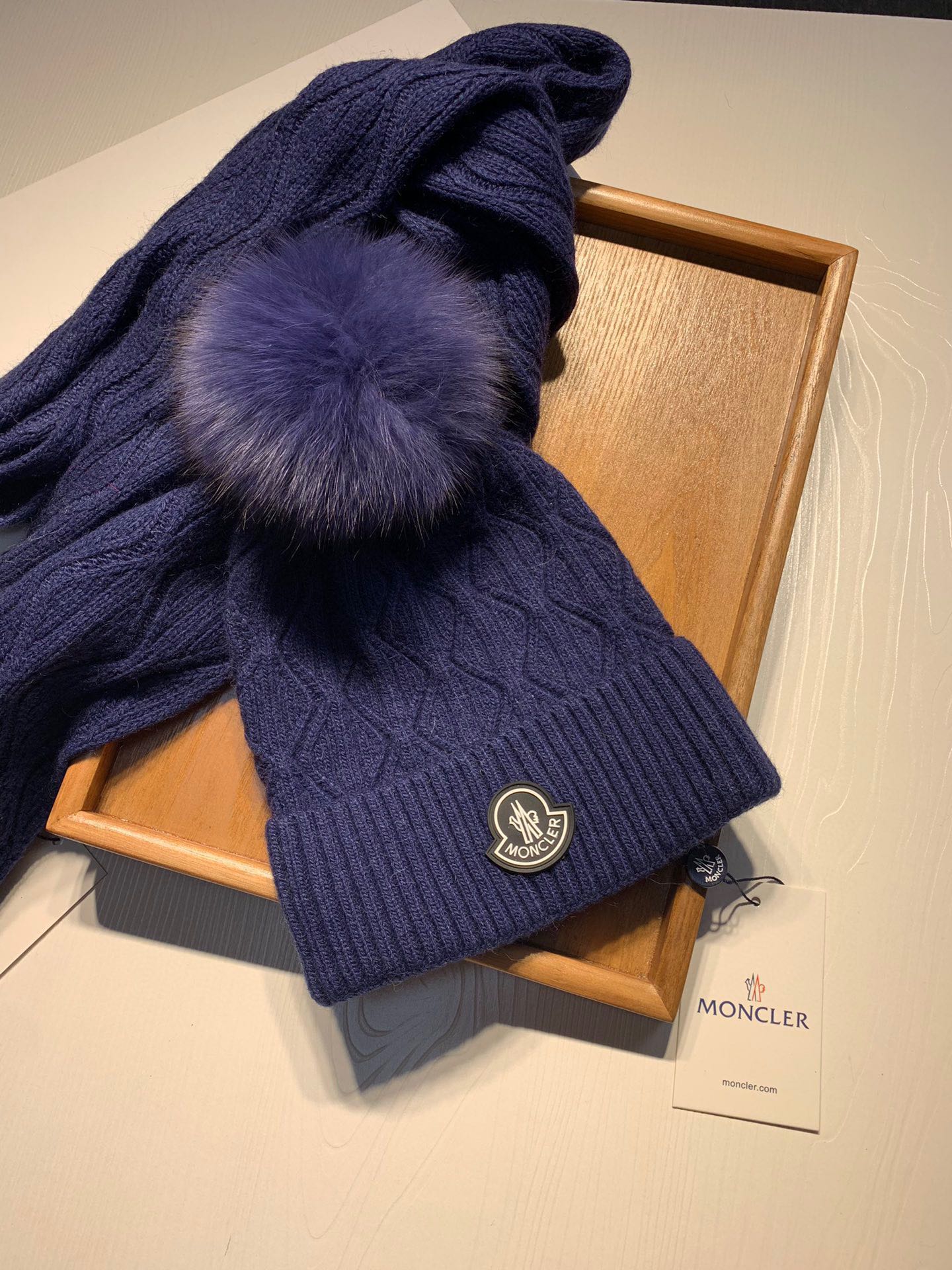 Hat & Scarf Moncler 1 - vstockx