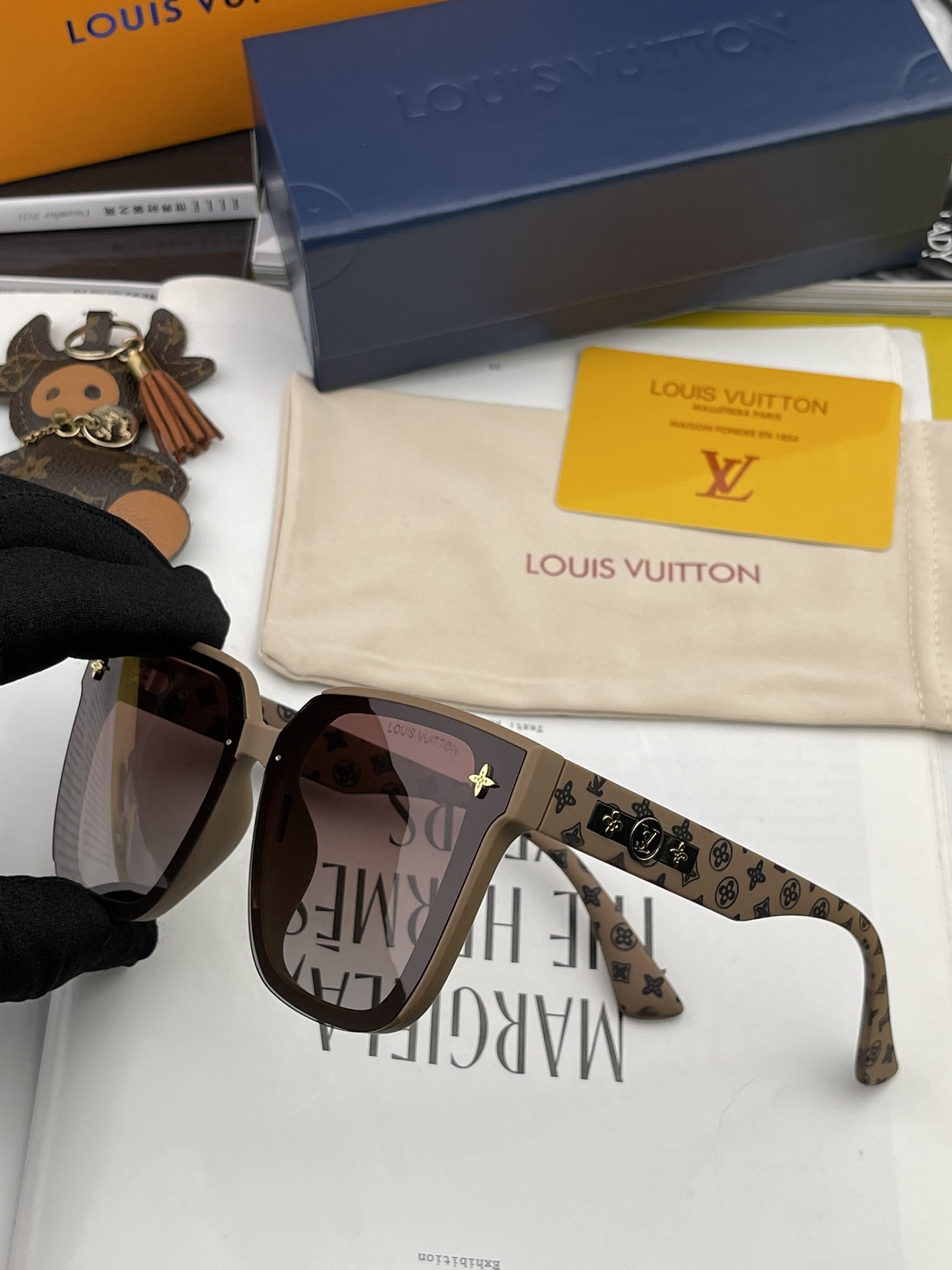 sunglasses Dior L1971 - vstockx