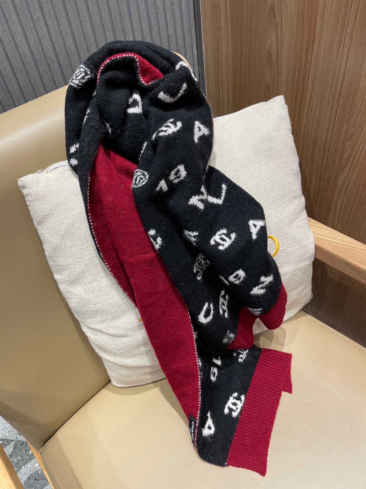 Streetwear Scarf CHANEL 328927 SIZE:35*180cm - vstockx