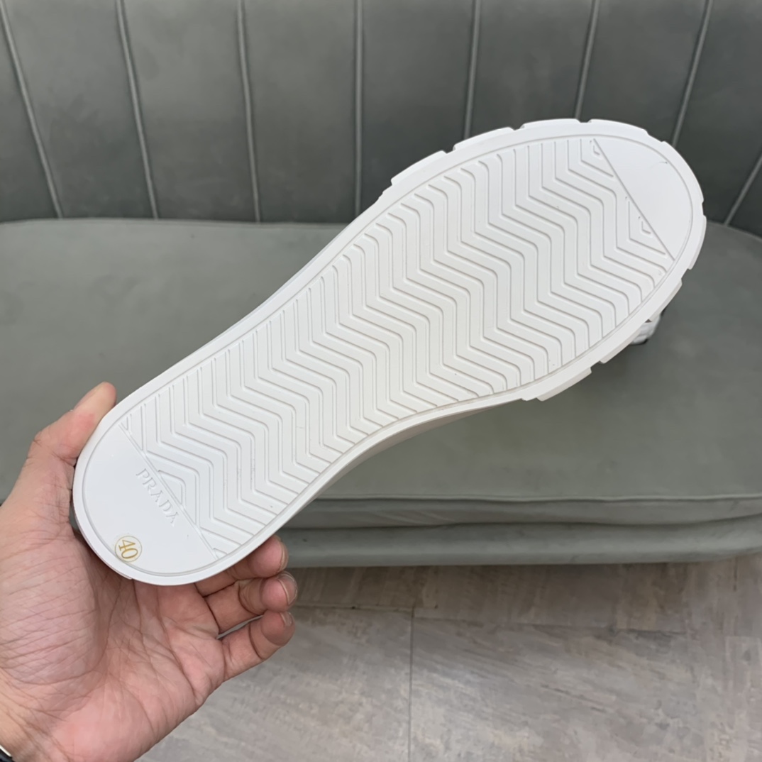 Prada Wheel Cassetta sneaker 9 - vstockx