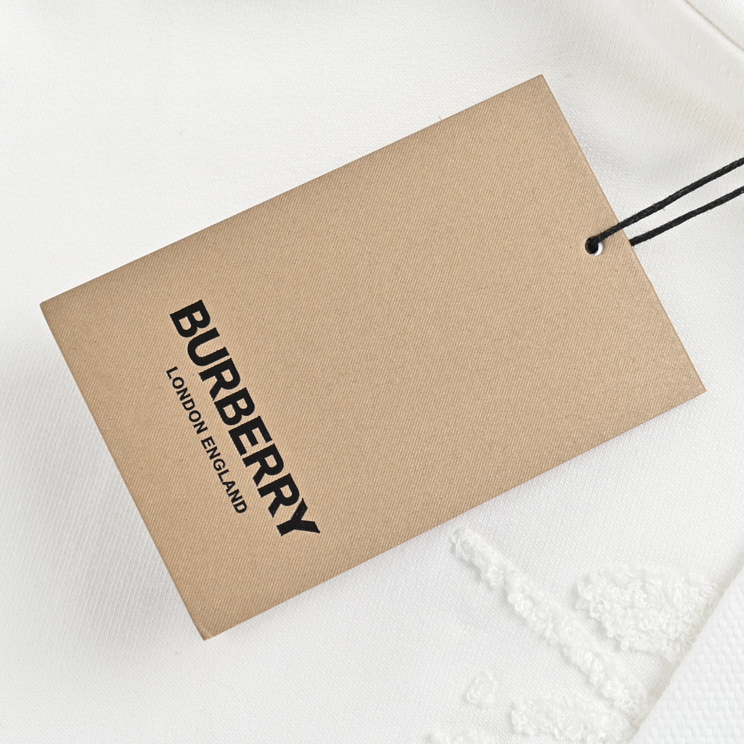 Clothes Burberry 822 - vstockx