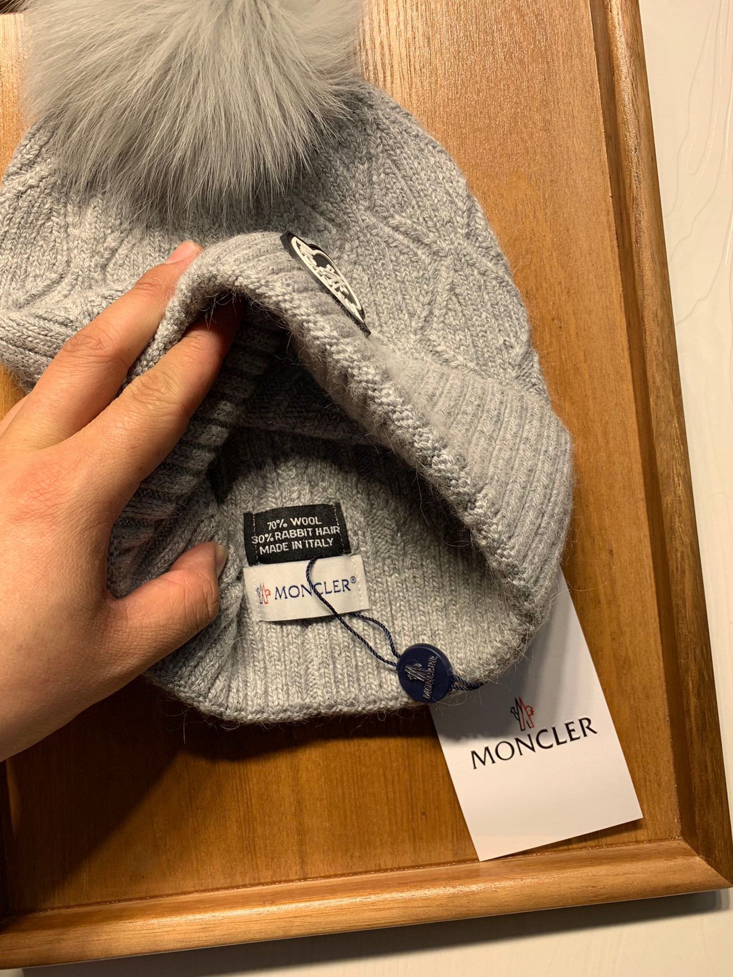 Hat Moncler 4 - vstockx