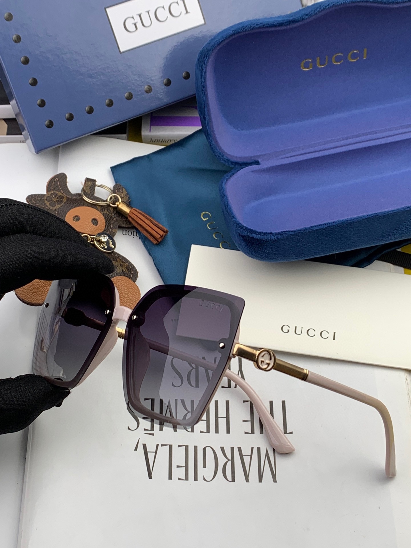 Sunglasses Gucci G2200 - vstockx