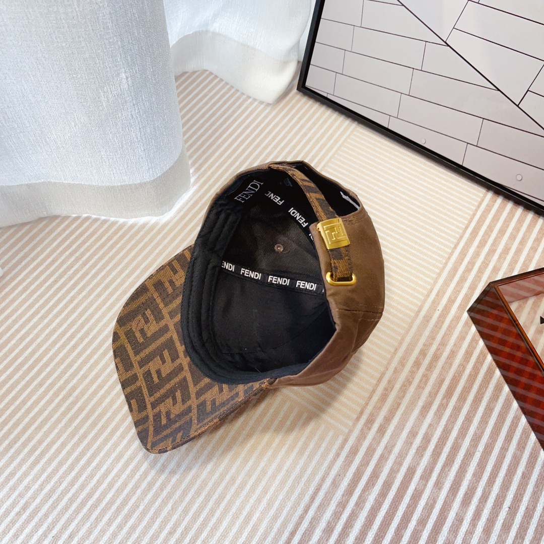 Streetwear Hat Fendi 328925 - vstockx