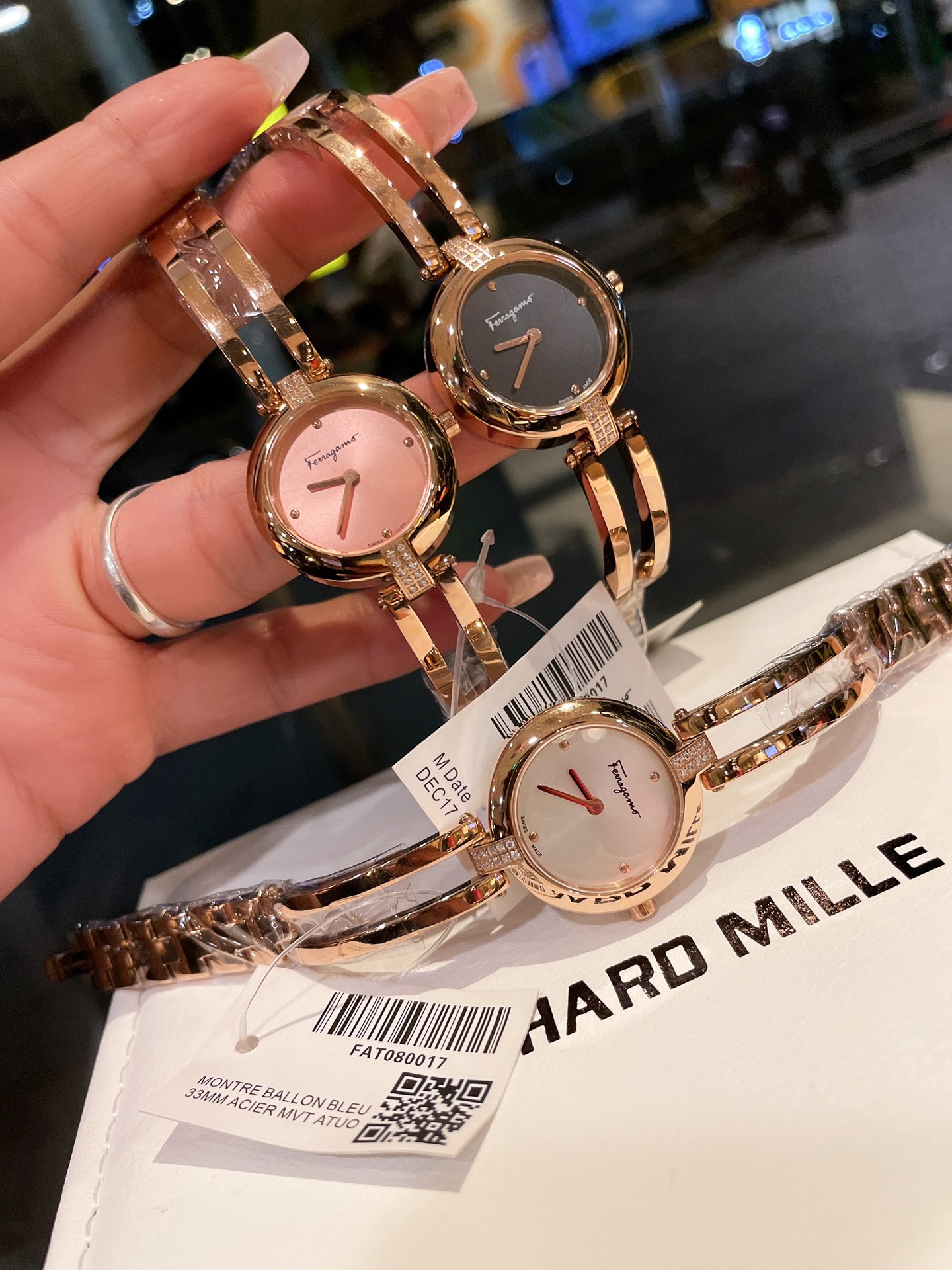 Watches Ferragamo 329768 size:26mm - vstockx