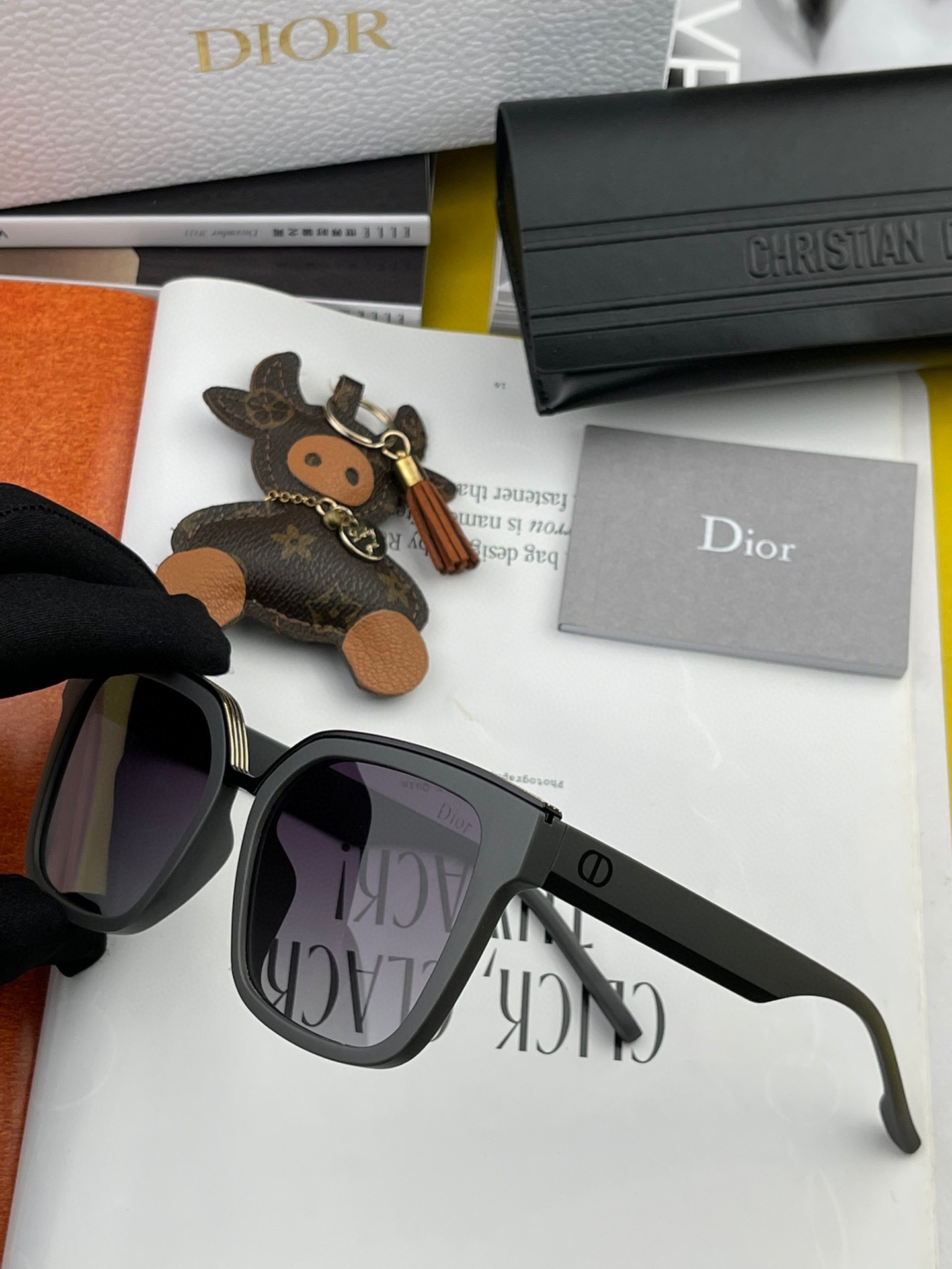 sunglasses Dior CD1611 - vstockx