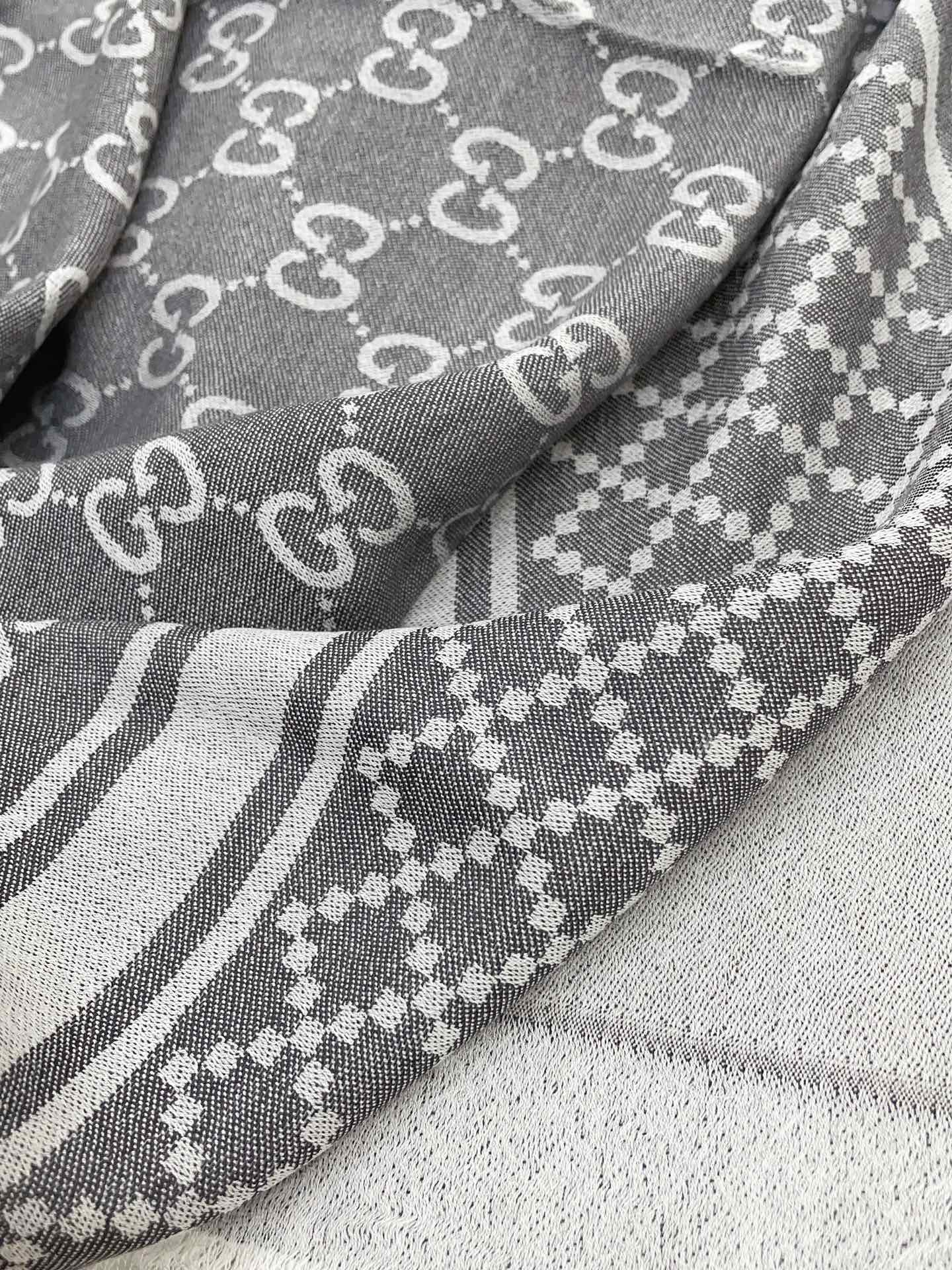 Streetwear Scarf GUCCI 328865 SIZE:140:140cm - vstockx