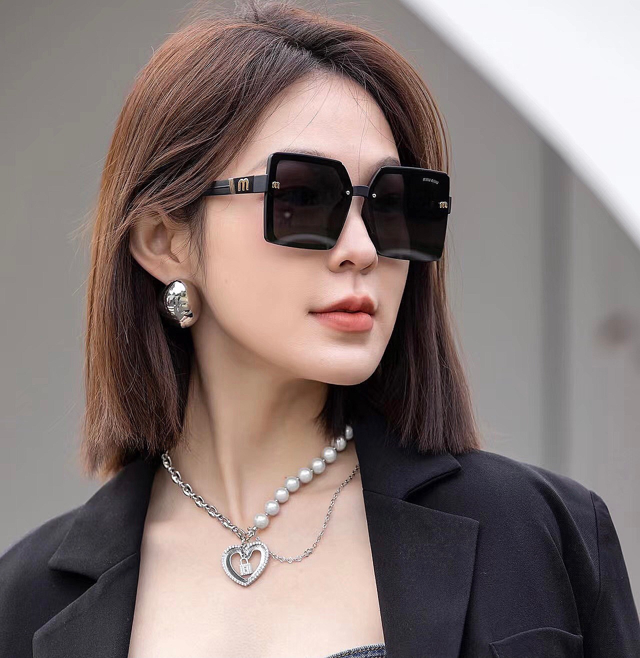 sunglasses Miu Miu MM1405 - vstockx