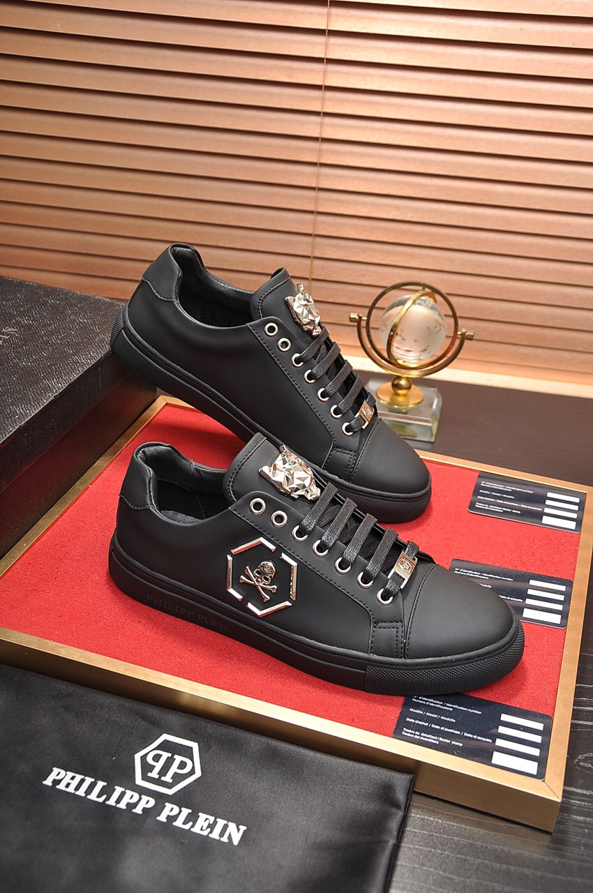 Philipp Plein Low Top Sneakers 12 - vstockx
