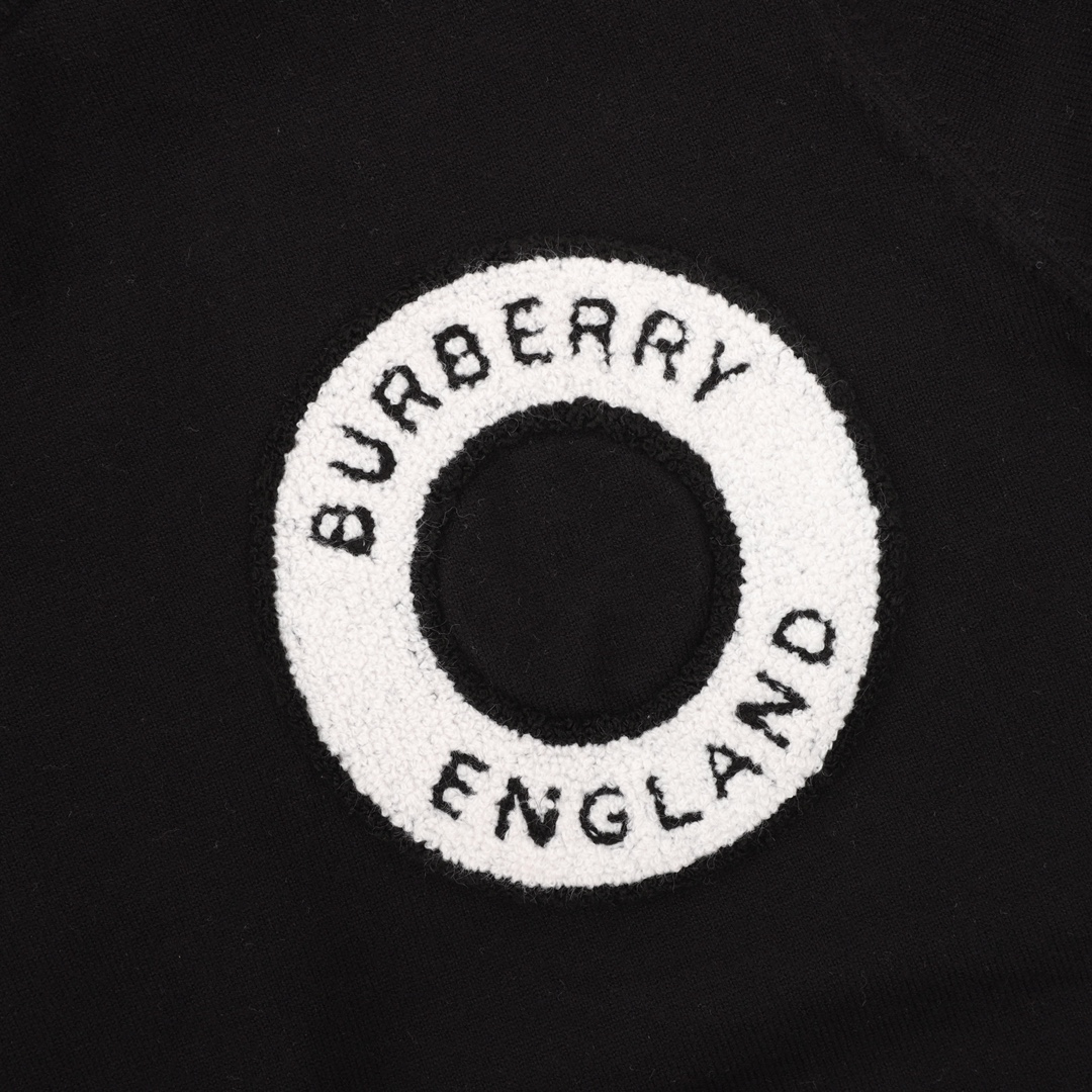 Clothes Burberry 713 - vstockx