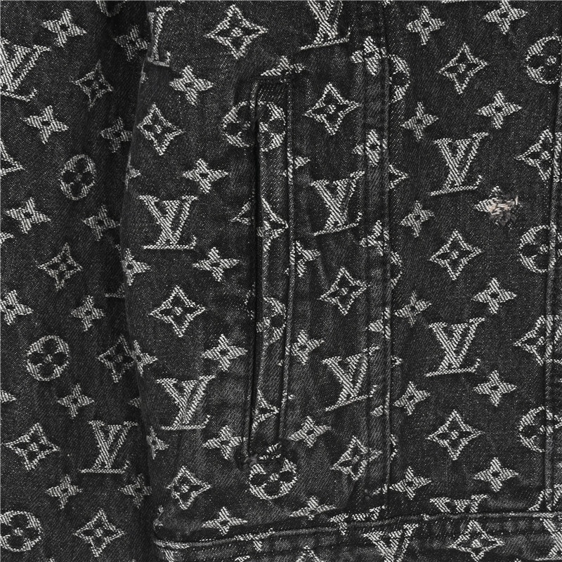 Clothes Louis Vuitton 1327 - vstockx