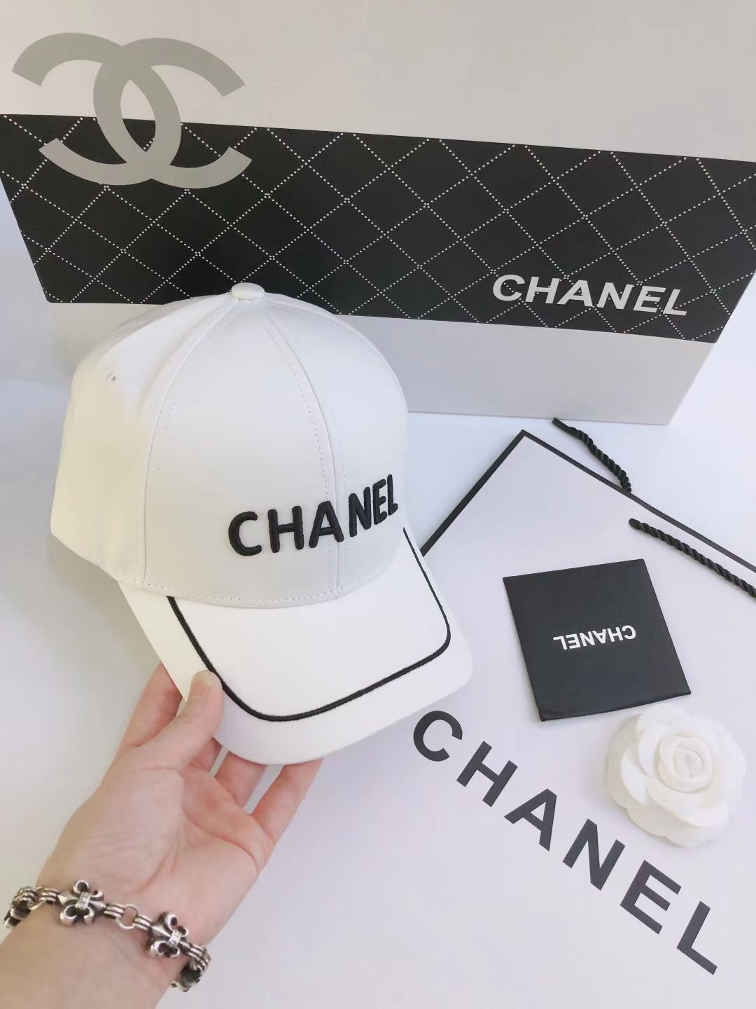Hat Chanel 6 - vstockx