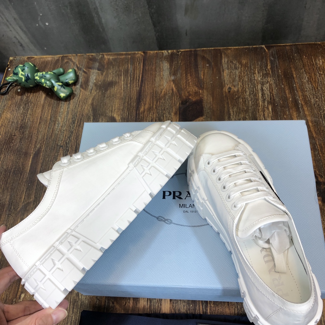 Prada Double Wheel sneaker 4 - vstockx