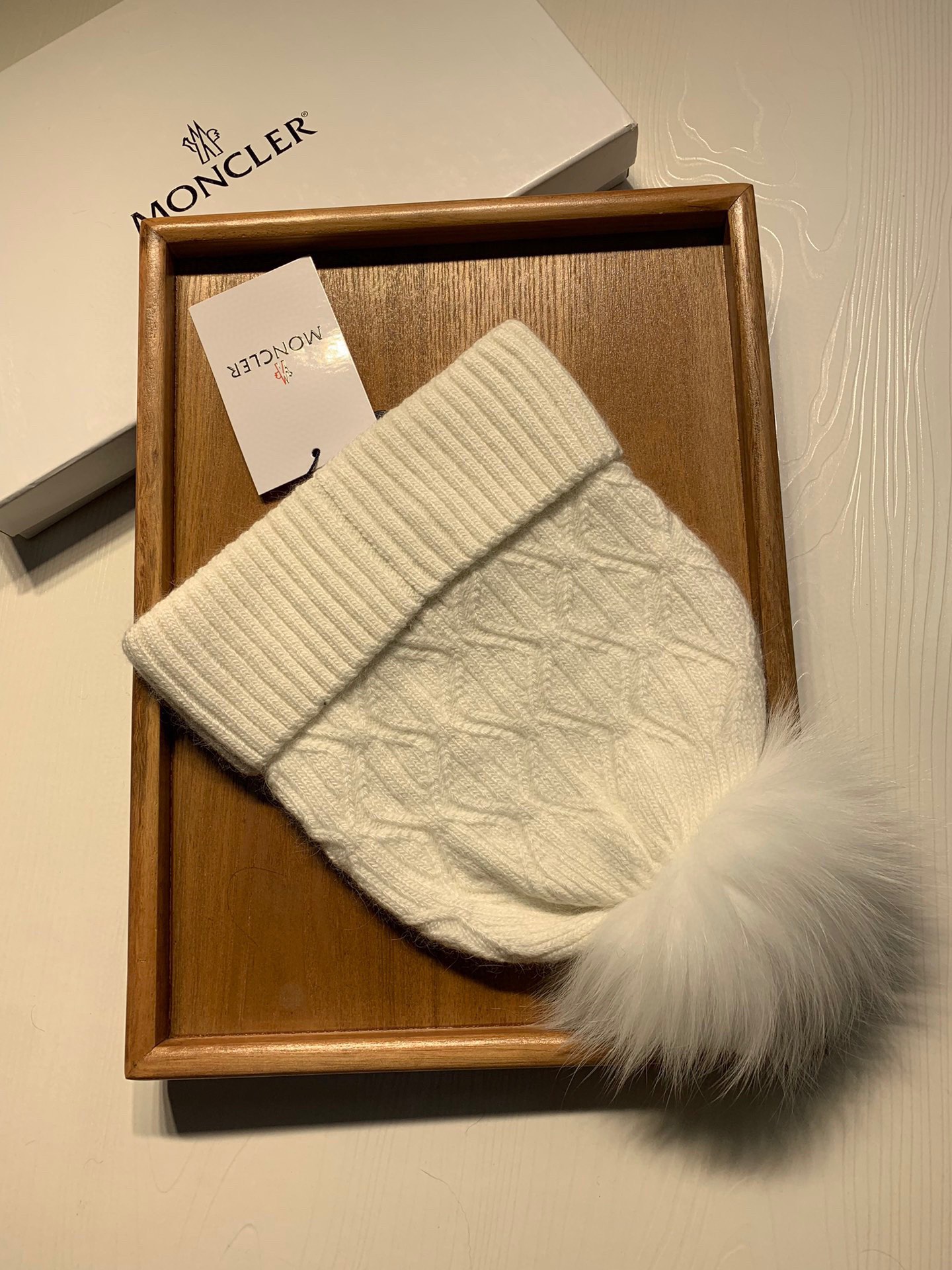 Hat Moncler 4 - vstockx