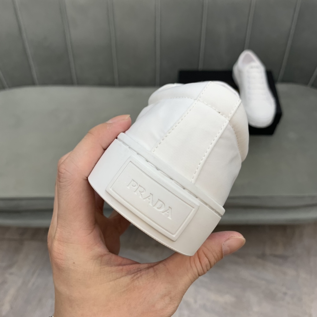 Prada Wheel Cassetta sneaker 8 - vstockx